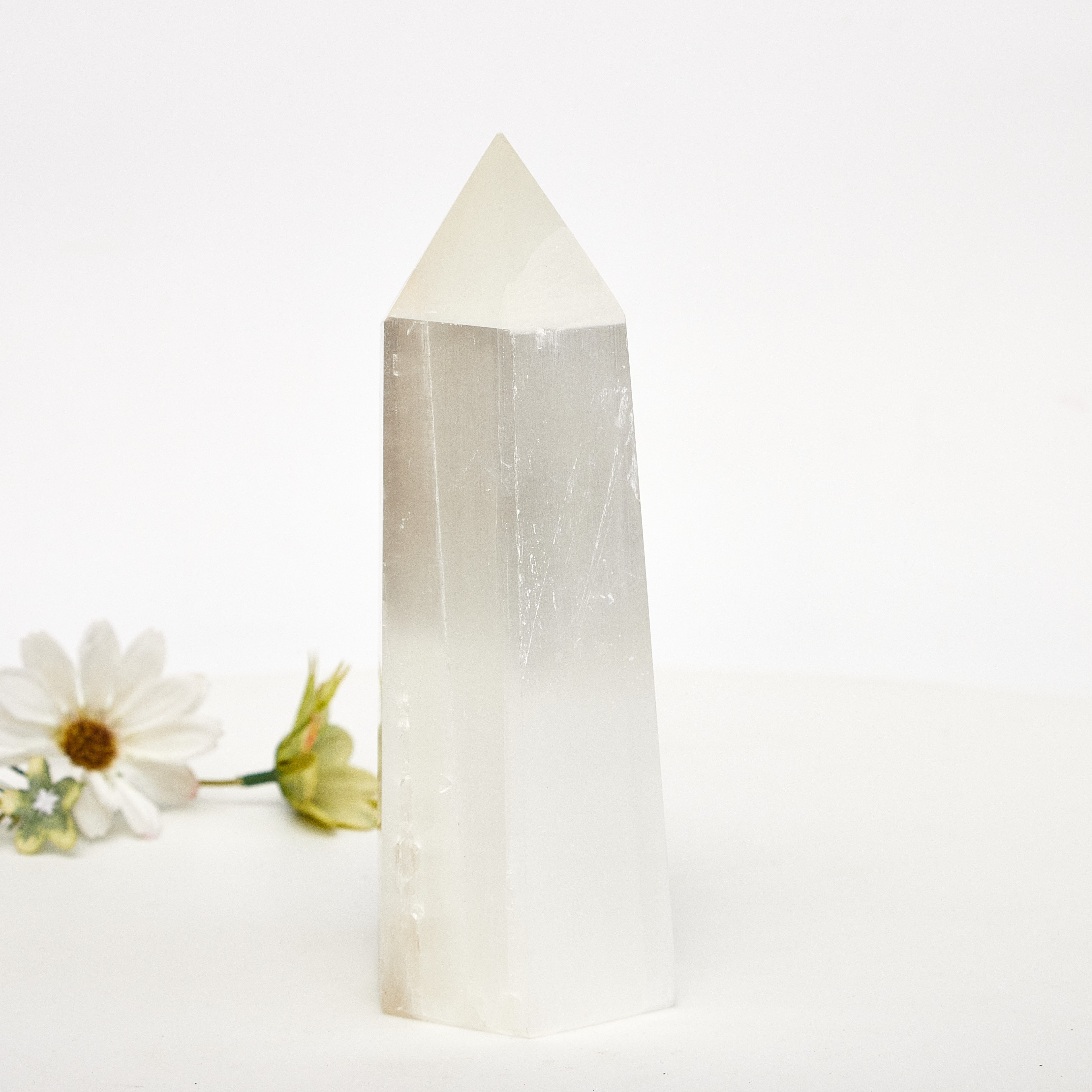 Hot sale Natural crystals healing stones tower selenite point fengshui and healing crystal stone for decoration and gifts