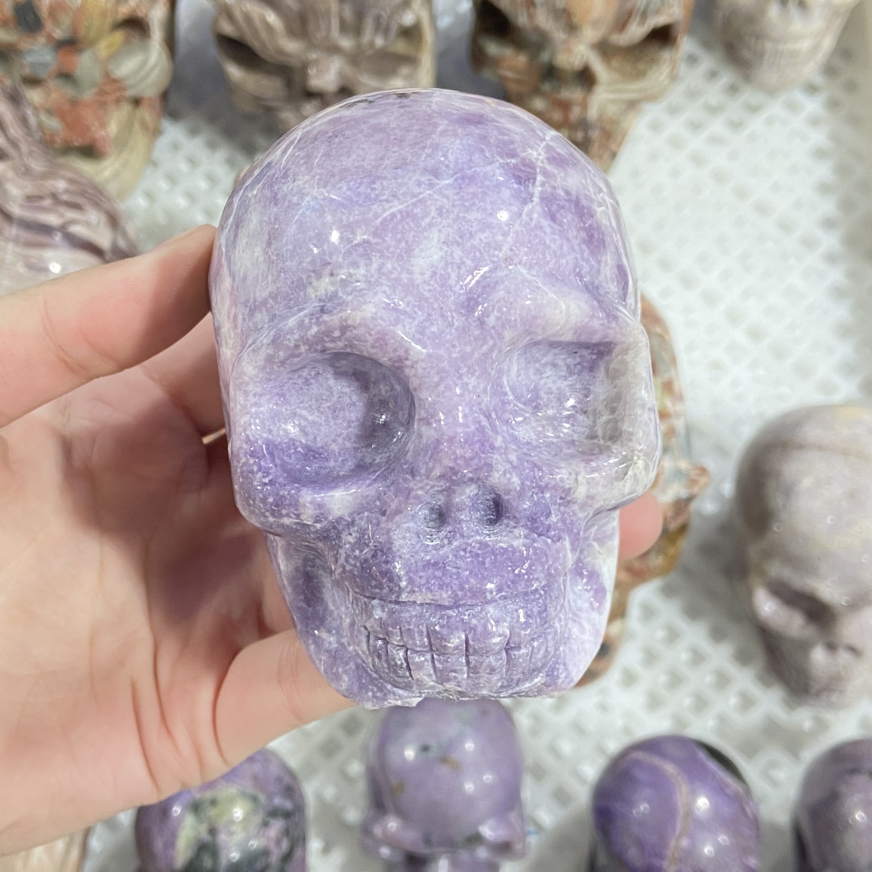 Natural crystals healing charoite stone crystal carving polished charoite skulls for home decoration