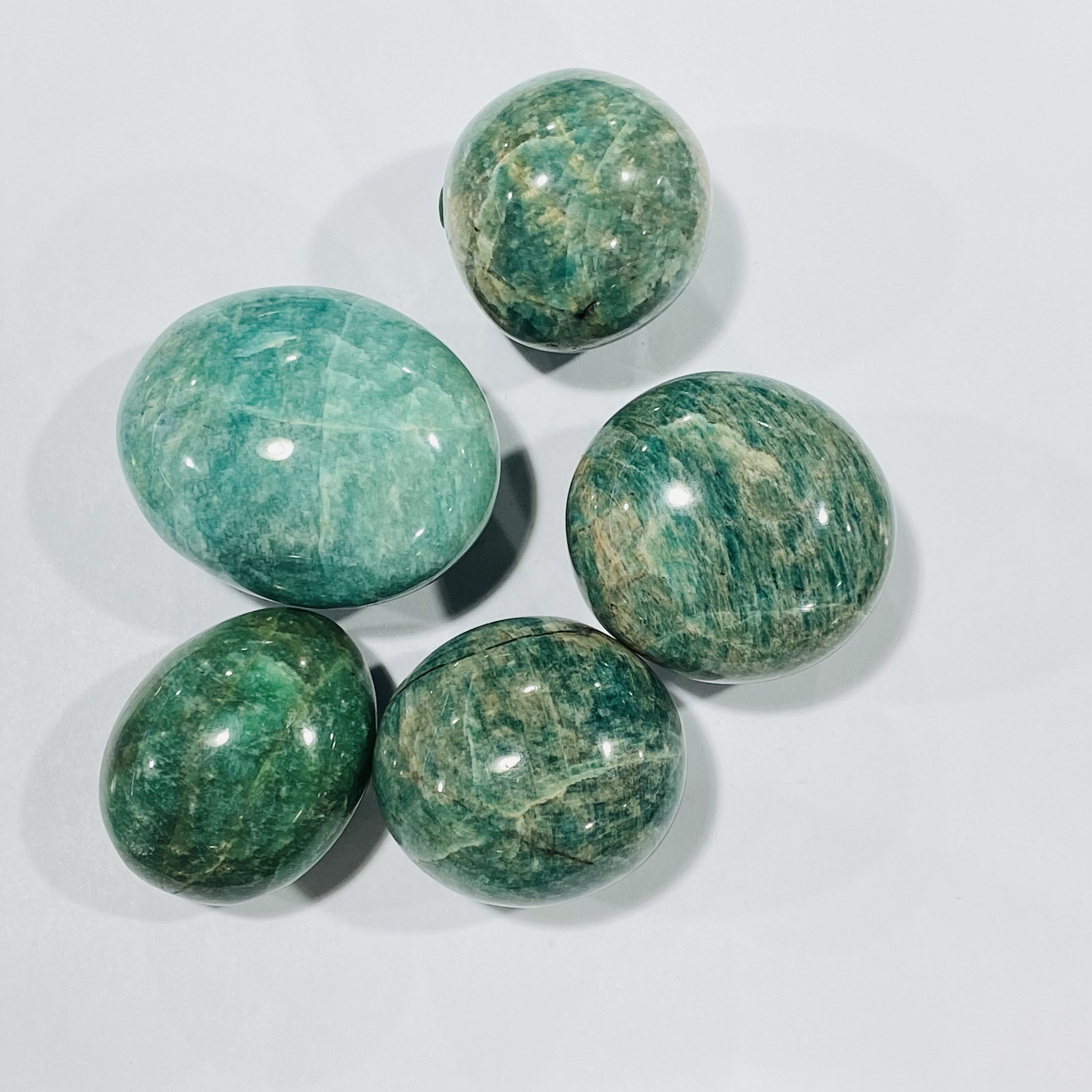 Reiki gemstones and crystals natural hot sale polishing amazonite crystal healing palm stones