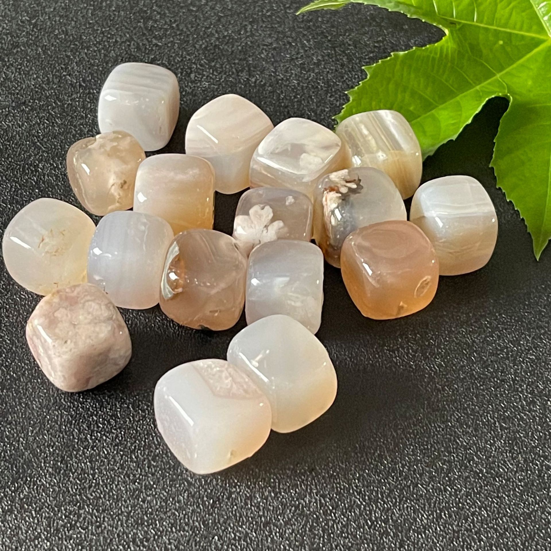 Natural polishing crystal tumbled stones wholesale Sakura agate square stones and crystals tumbled for gifts