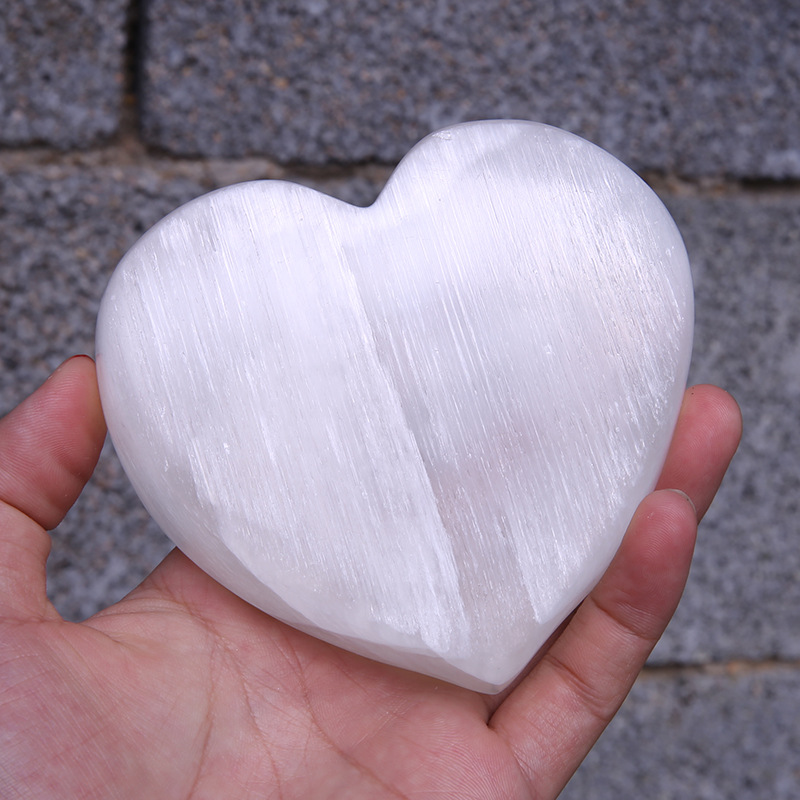 Polished White Heart shaped decorative bowl hand carved natural quartz crystal gypsum crescent bowl for folk crafts