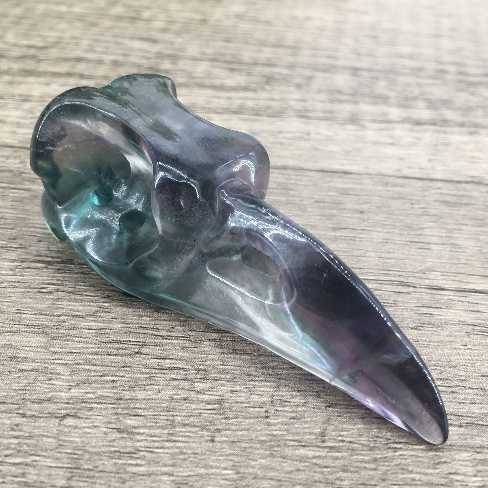 SAMEI JEWELRY Wholesale Natural Quartz crystal carving animal 7.5cm natural crow good price skull Colored fluorite carving