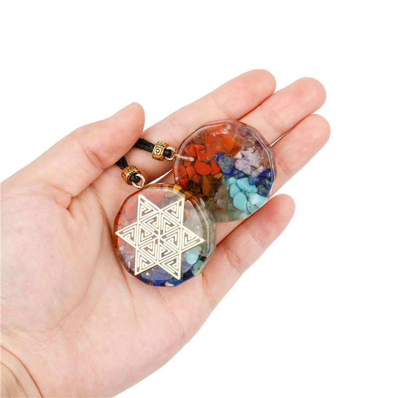 Healing crystal jewelry necklace Gifts Box Colorful 7 Chakra Natural Polished Resin Crystal Pendant For Decoration