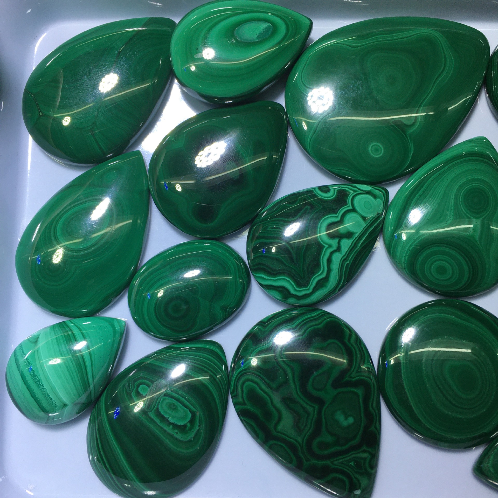 Best selling crystal jewelry pendant gemstone wholesale natural polished malachite pendant decoration for healing