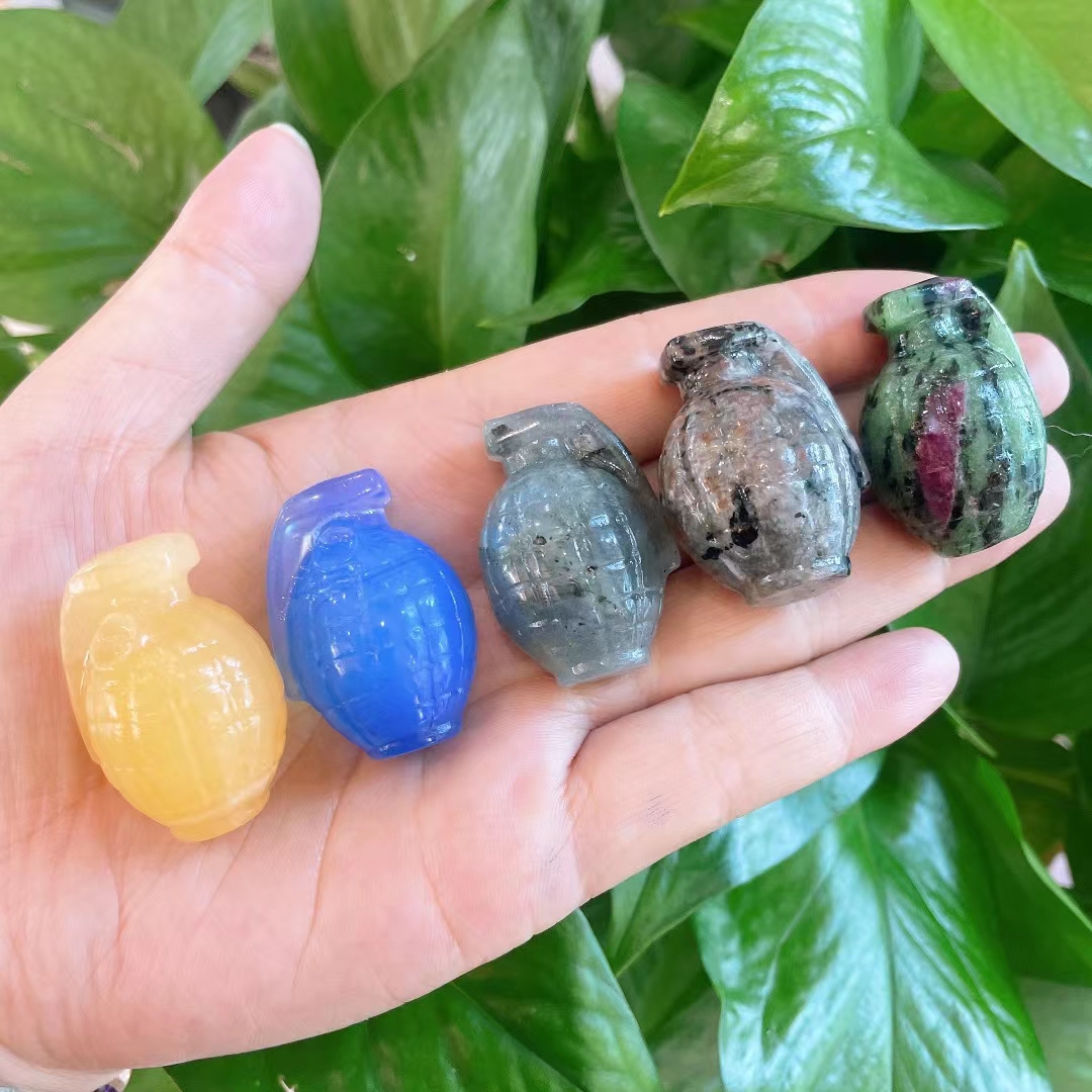 High quality mini carved crystals gemstone polished healing crystal grenades carvings wholesale for crystal crafts