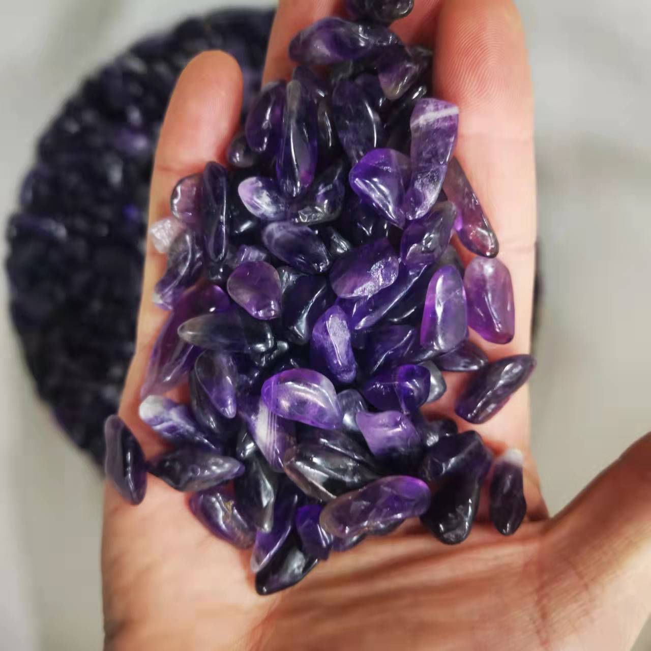 High quality Natural crystals healing stones fengshui healing amethyst Tumbled crystal stone for decoration and gifts