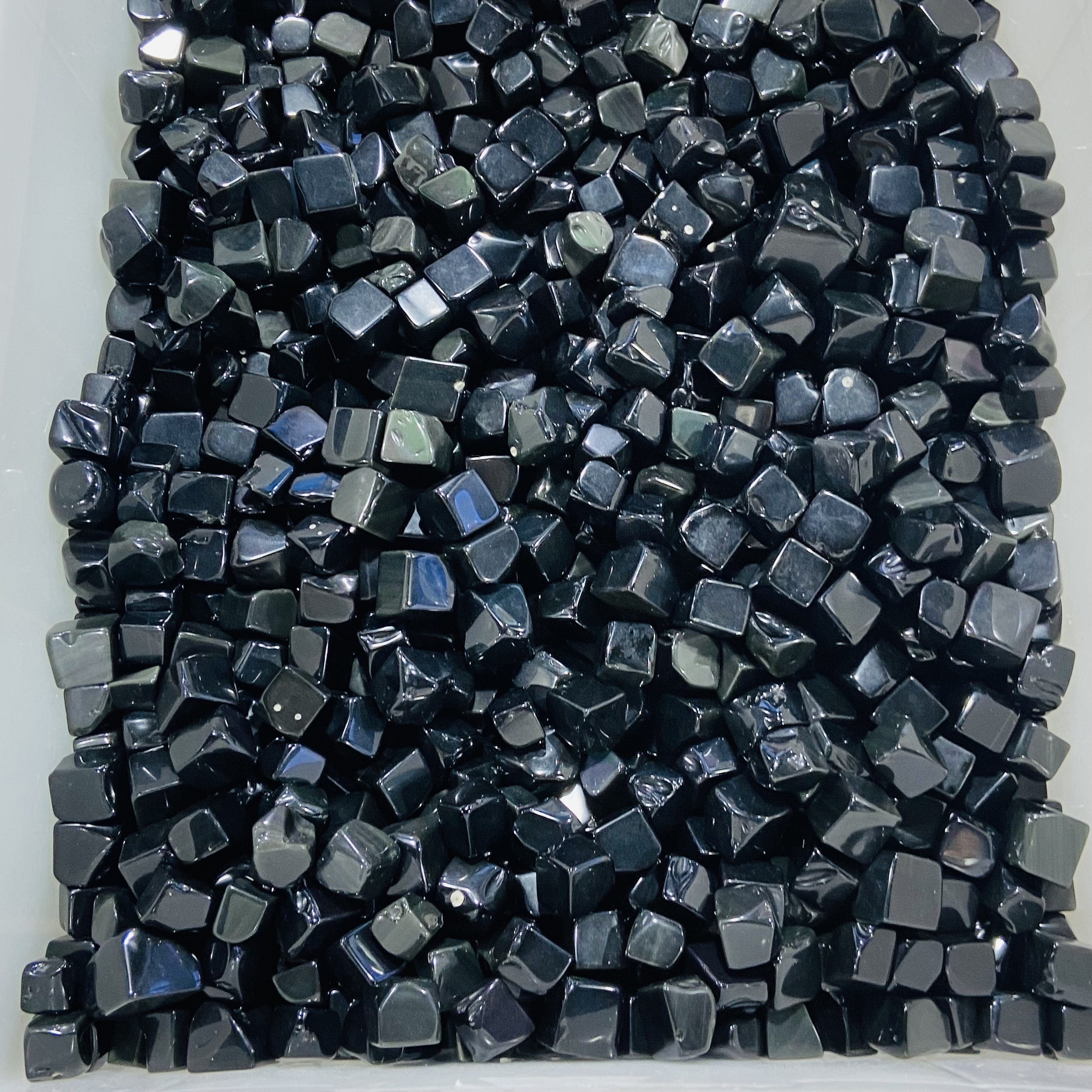 Wholesale High Quality Obsidian Square Natural crystals stones playthings small stones and crystals healing for decoration