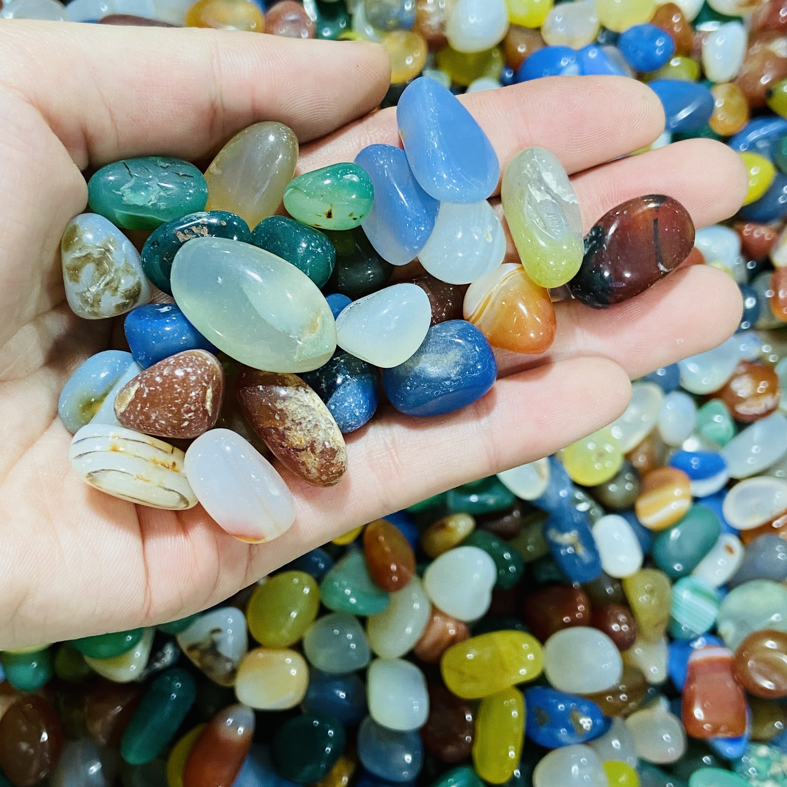 Best Quality Natural crystals healing stones colourful agate Tumbled healing crystal stone for decoration and gifts