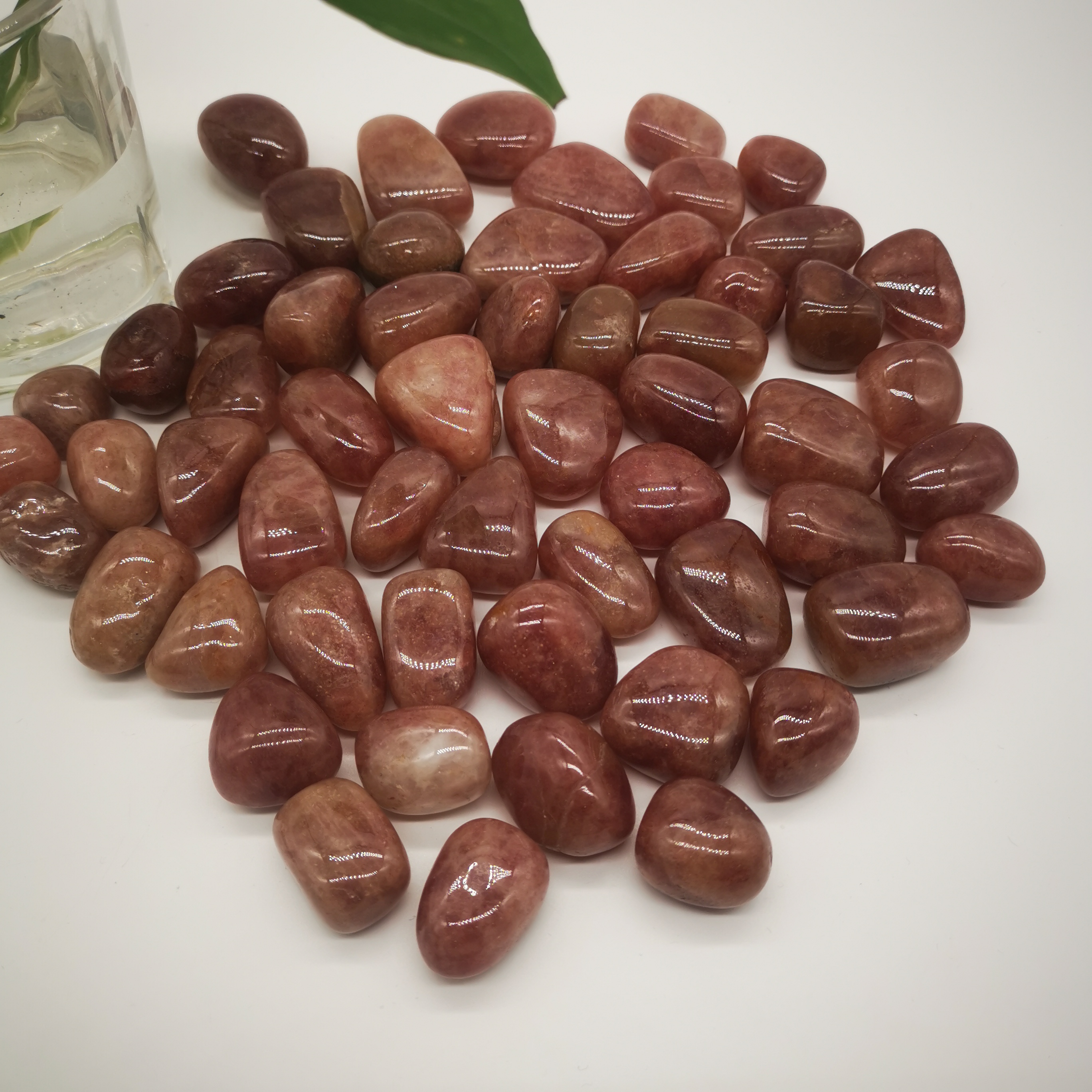 Best selling healing crystal gemstones wholesale strawberry quartz tumbled polished natural stones gravel for decoration