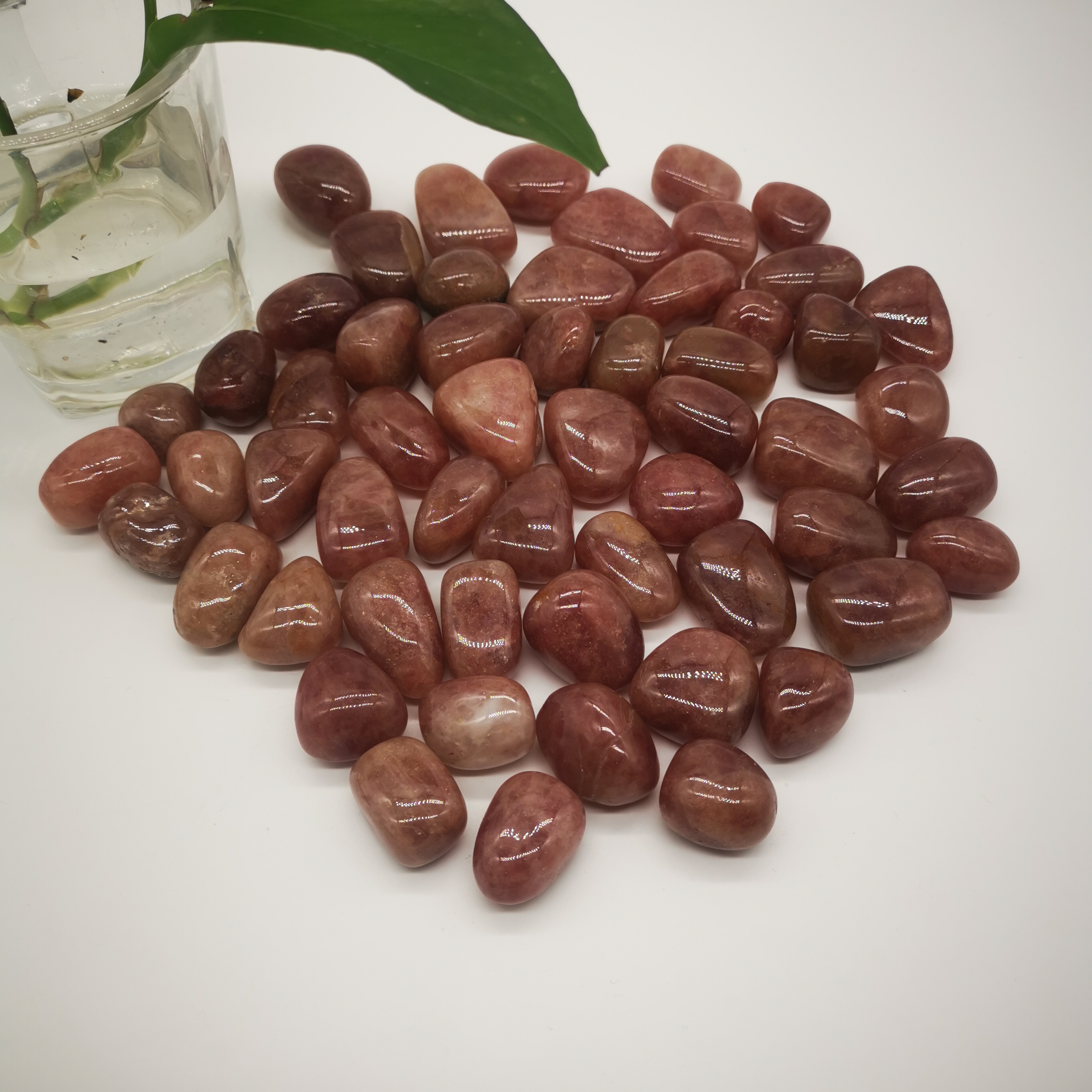 Best selling healing crystal gemstones wholesale strawberry quartz tumbled polished natural stones gravel for decoration