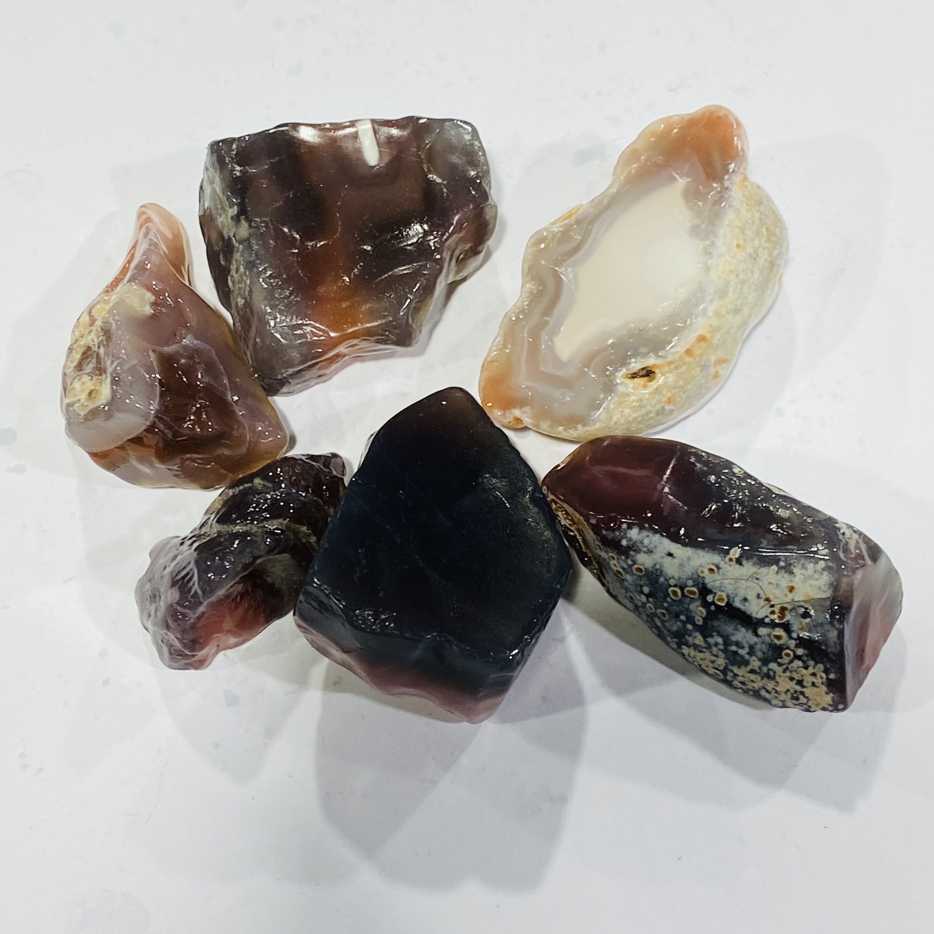 Natural raw crystals healing stones red agate raw stone fengshui and healing stone for decoration