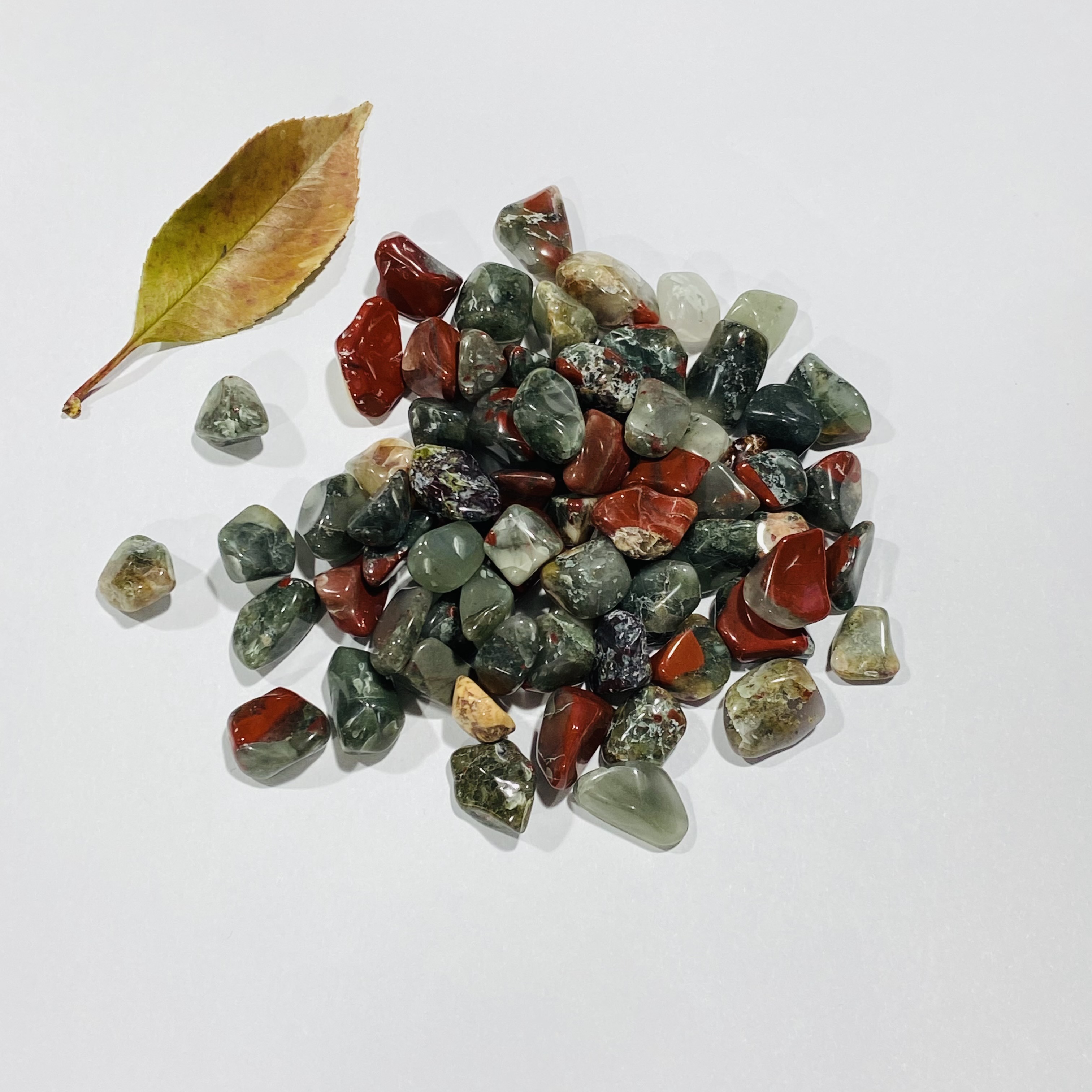 Healing polishing gemstone natural quartz crystals healing African blood stones bulk tumbled