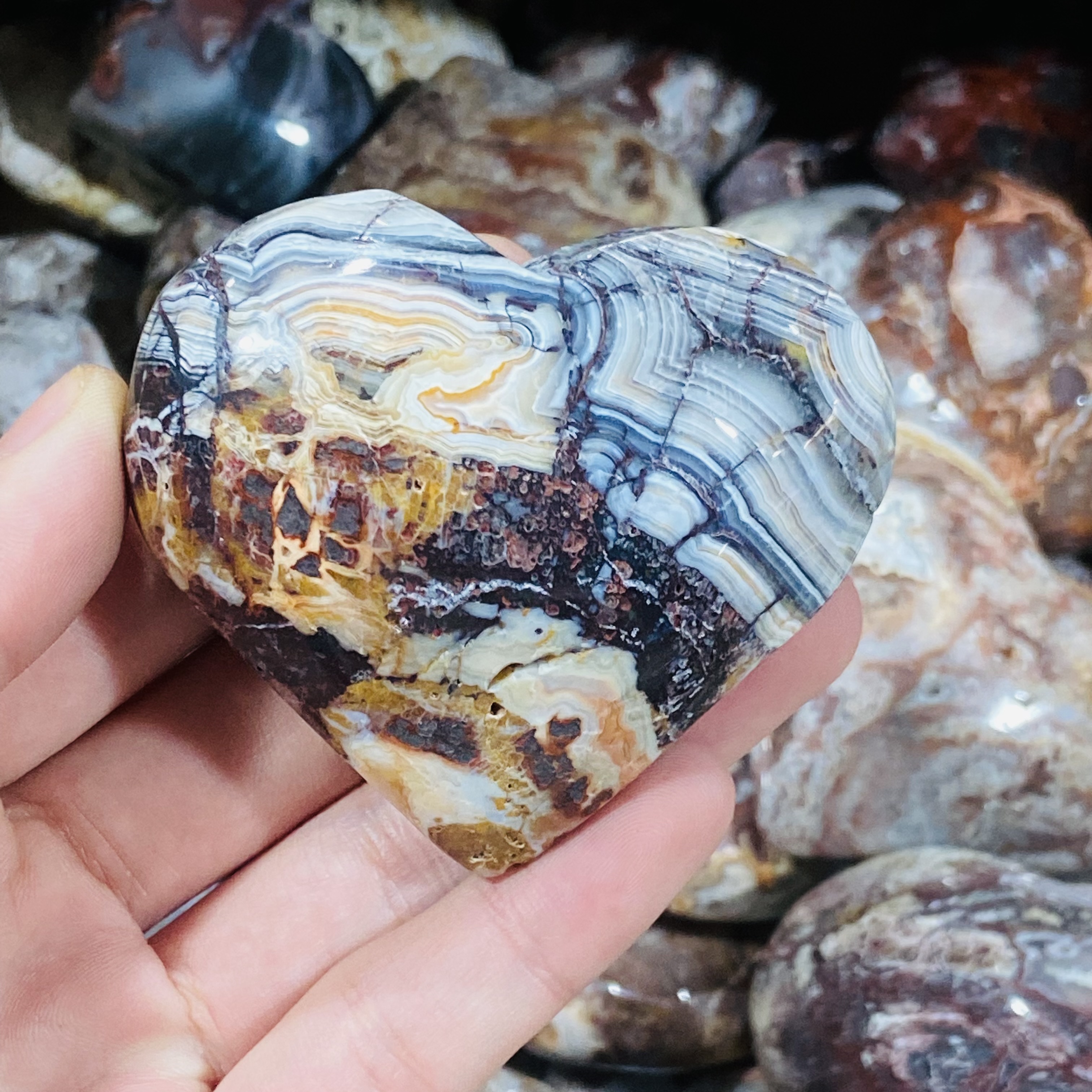 Wholesale various natural crystals healing Mexican agate stones heart fengshui crystal craft stone for decoration and gifts