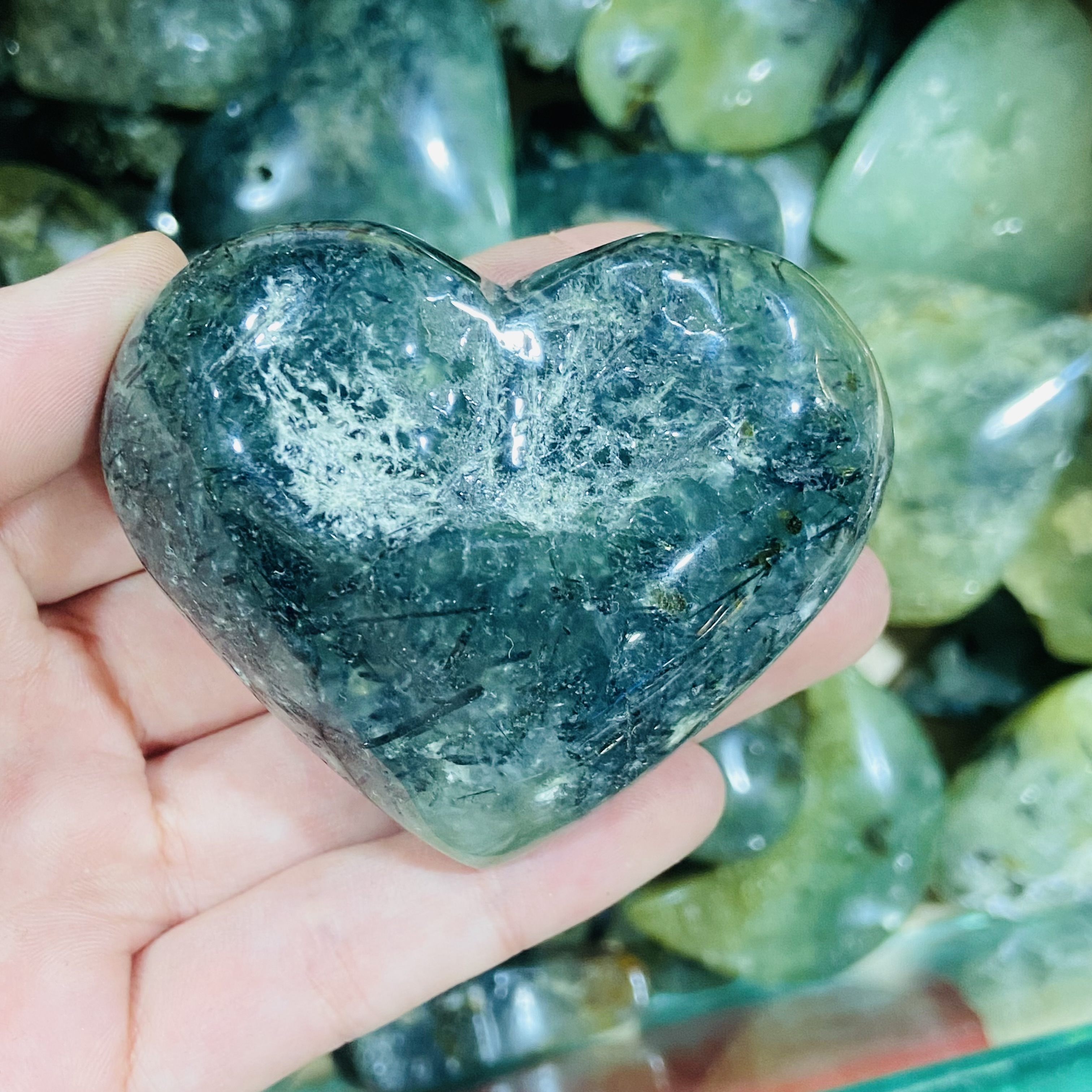 Top saling crystals healing stones Prehnite stone Crystal hearts healing crystal for decoration and gifts