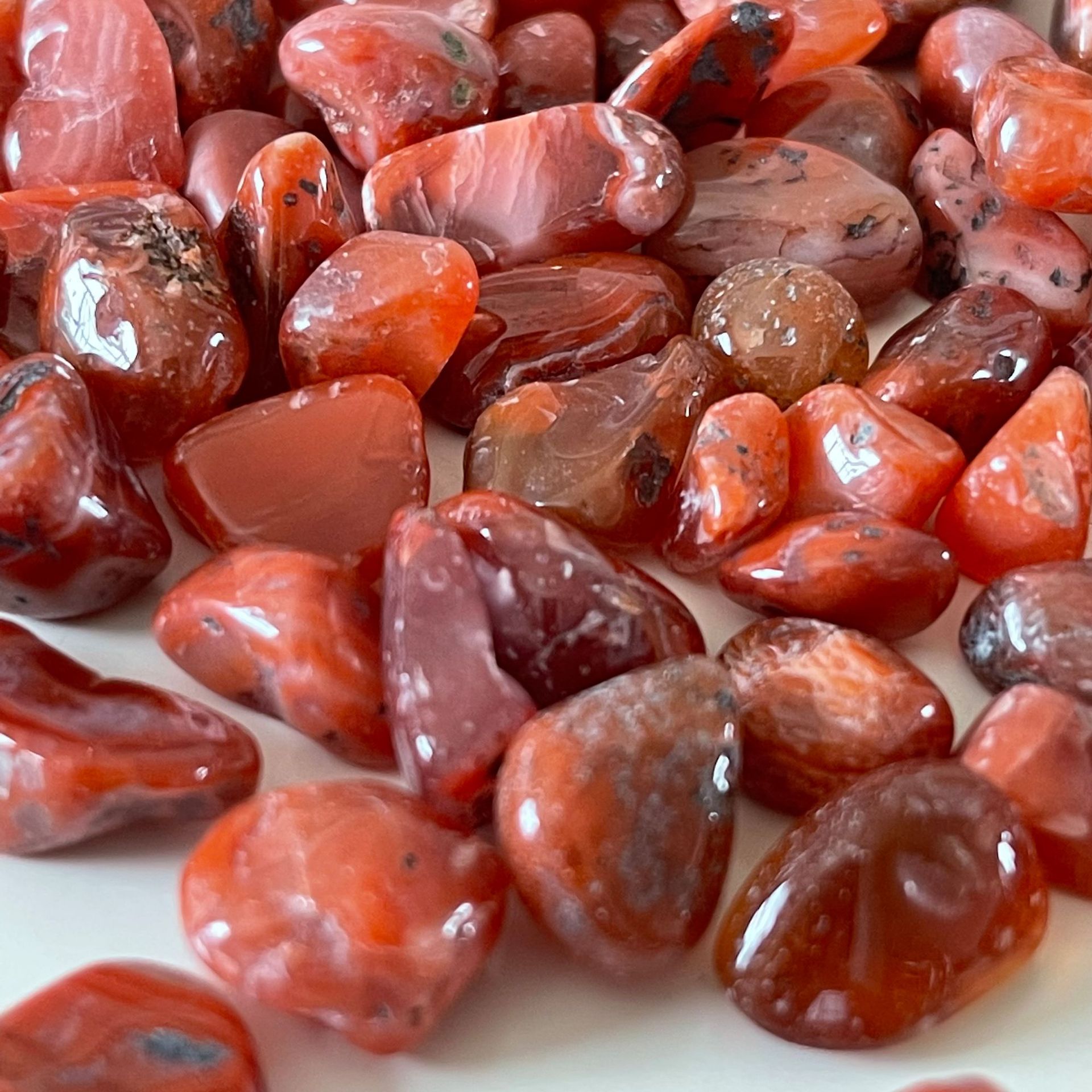 Best Selling natural quartz raw stones South red polishing raw stone crystals healing tumble stone for fengshui