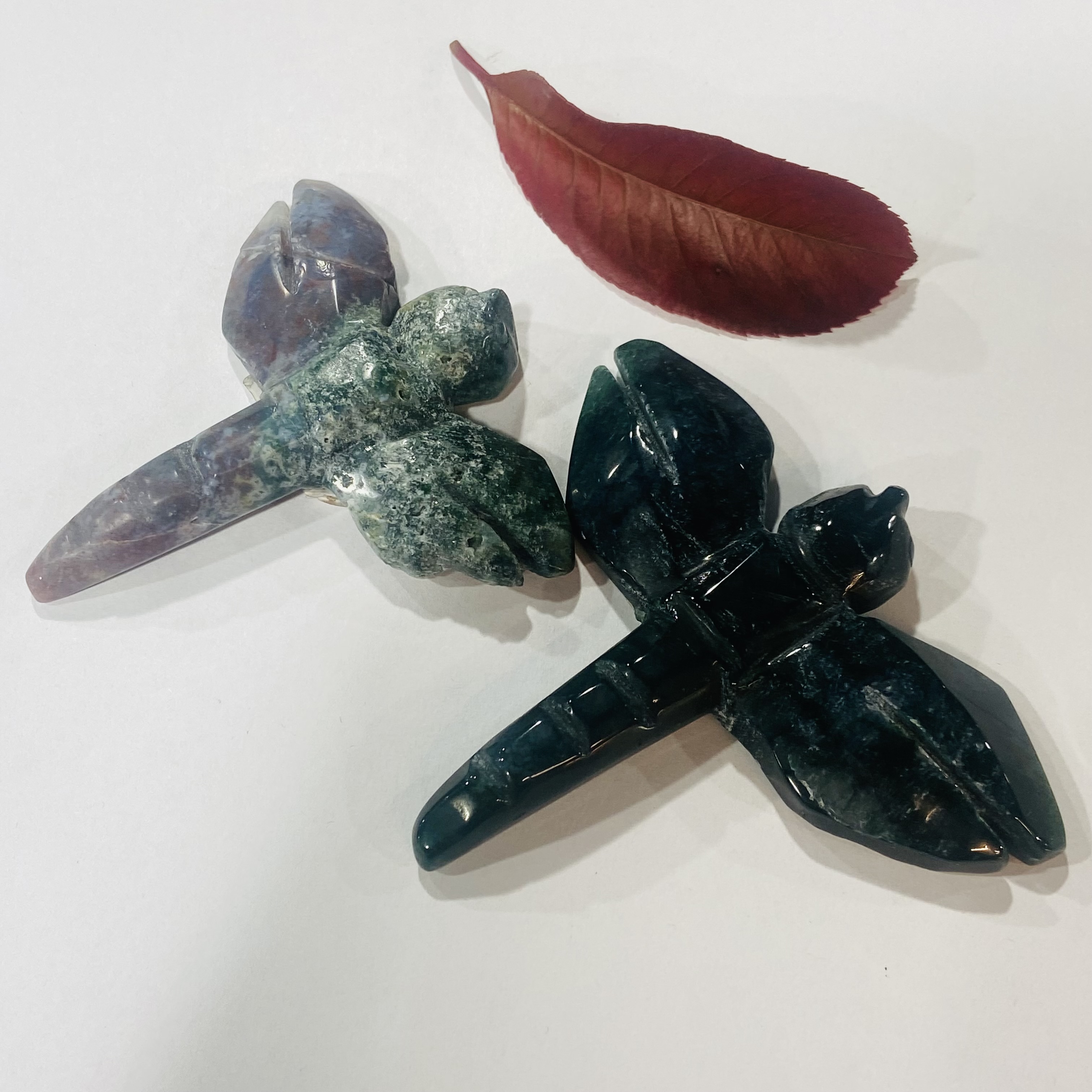 New Hot sale natural Quartz Crystal moss agate stone crystals dragonfly healing stone for decoration and gifts