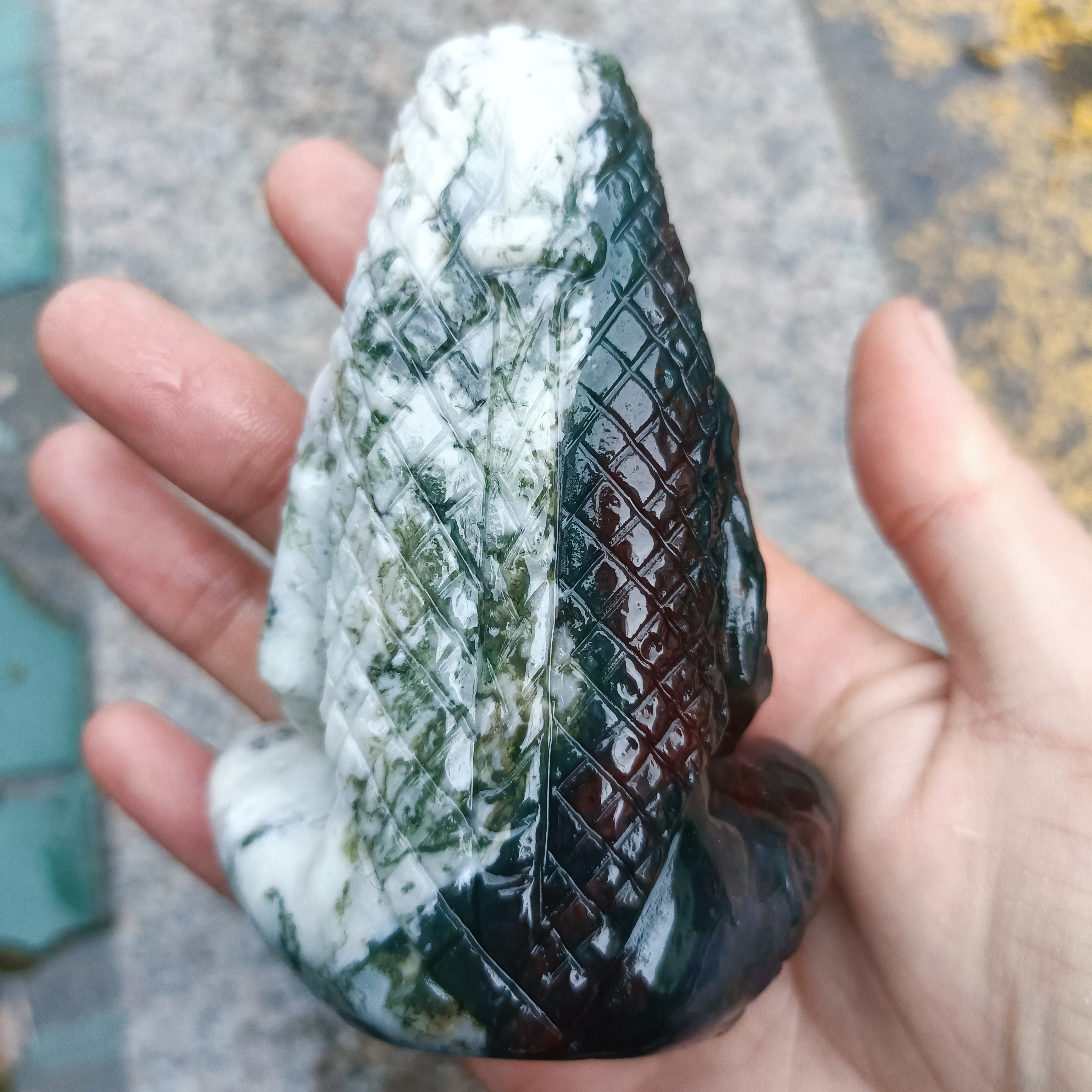 Wholesale high quality natural crystals healing stones moss agate Mother earth Carving Crafts for decoration and gifts