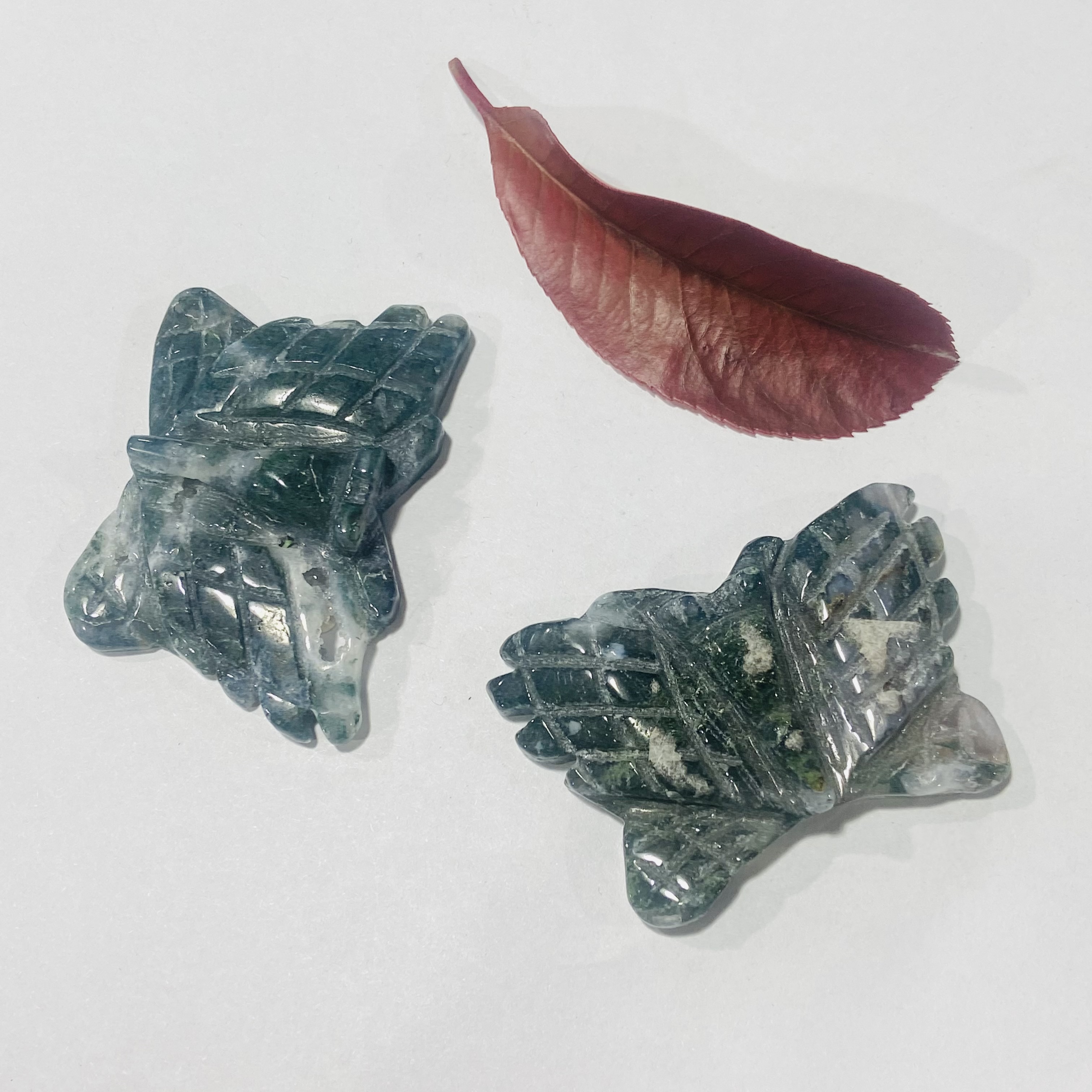 wholesale natural Quartz Crystal moss agate stone crystals butterfly healing stone for decoration and gifts