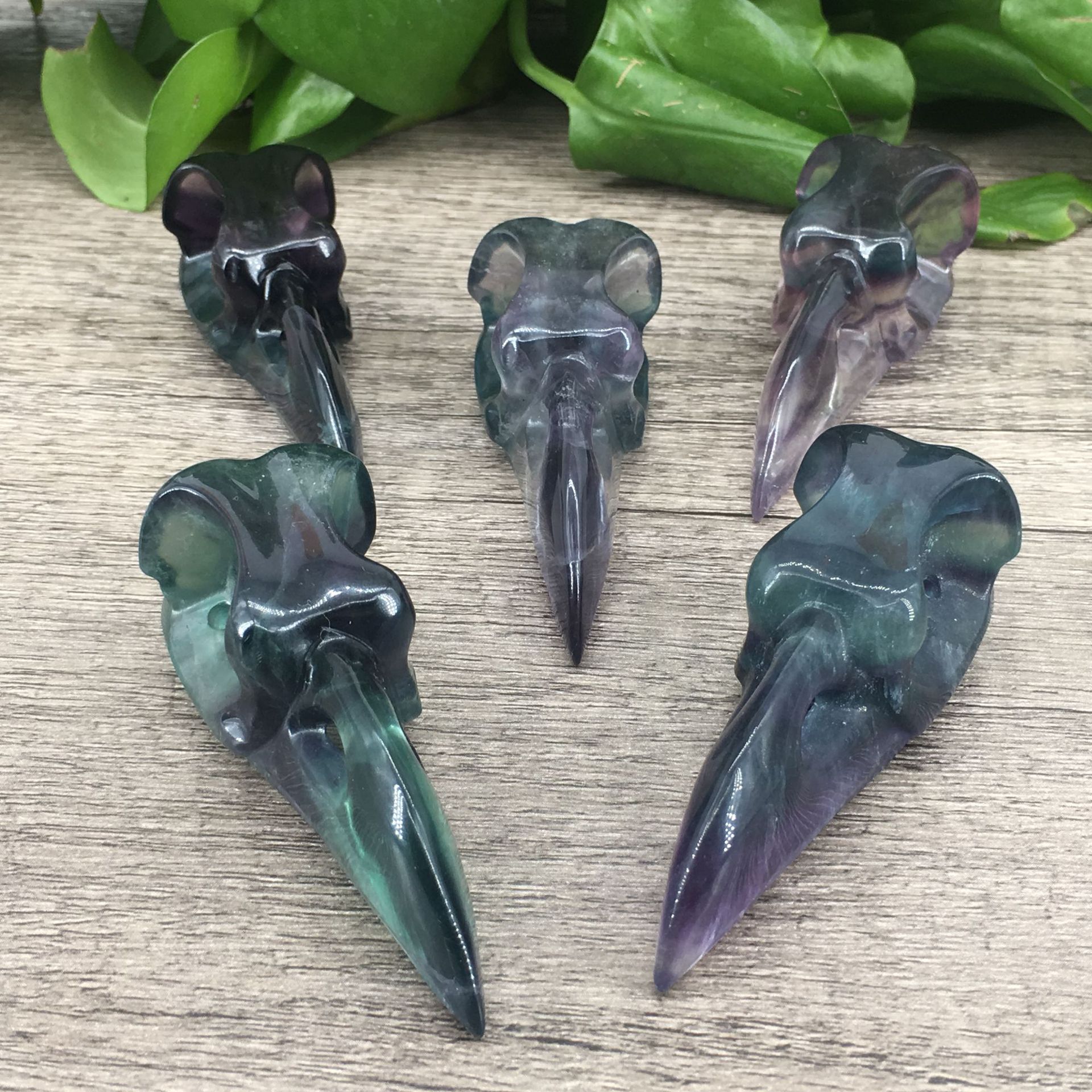 SAMEI JEWELRY Wholesale Natural Quartz crystal carving animal 7.5cm natural crow good price skull Colored fluorite carving