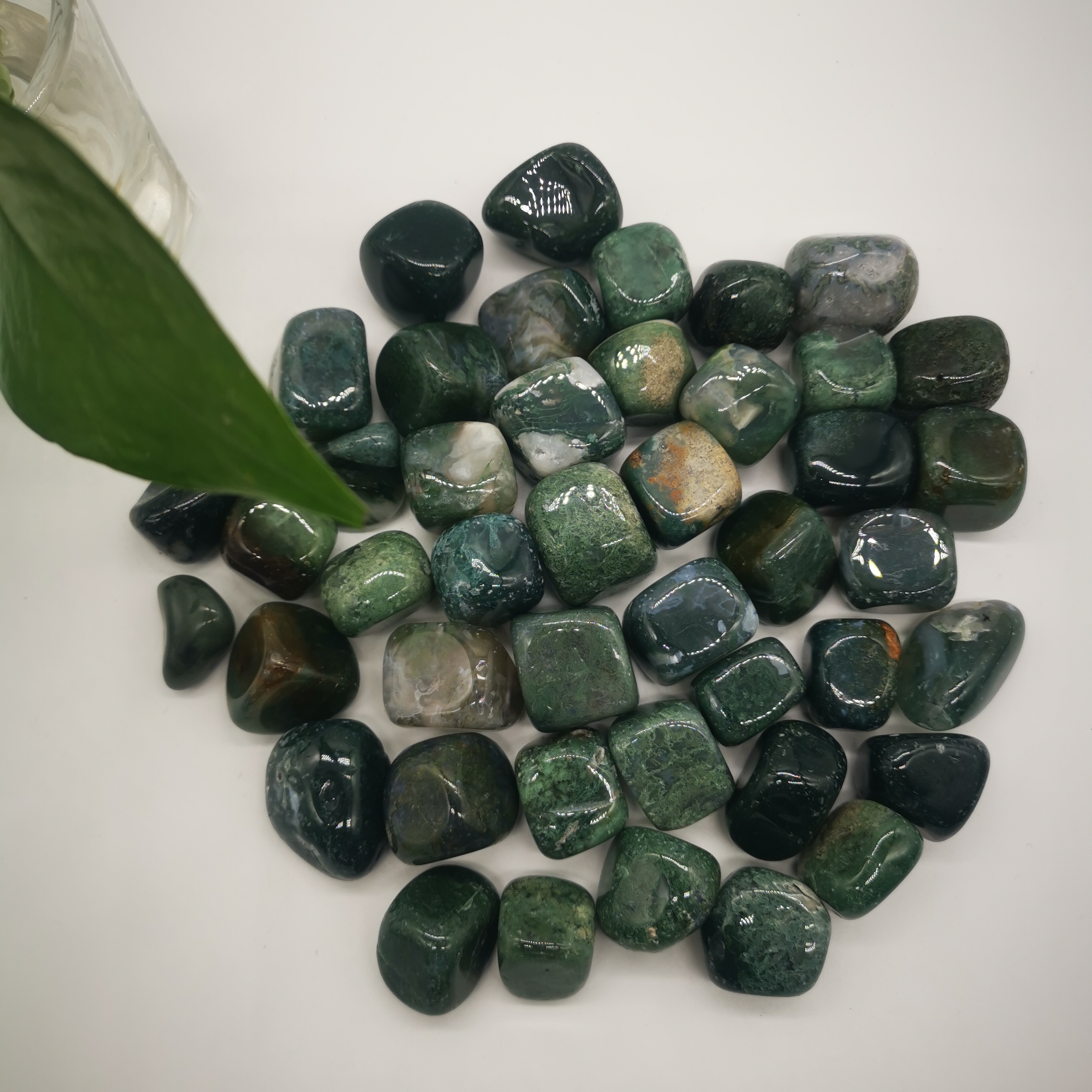 Natural Polished Green Moss Agate Gravel Bulk Wholesale Healing Crystal Aquatic agate Tumbled Stone Price For Gifts