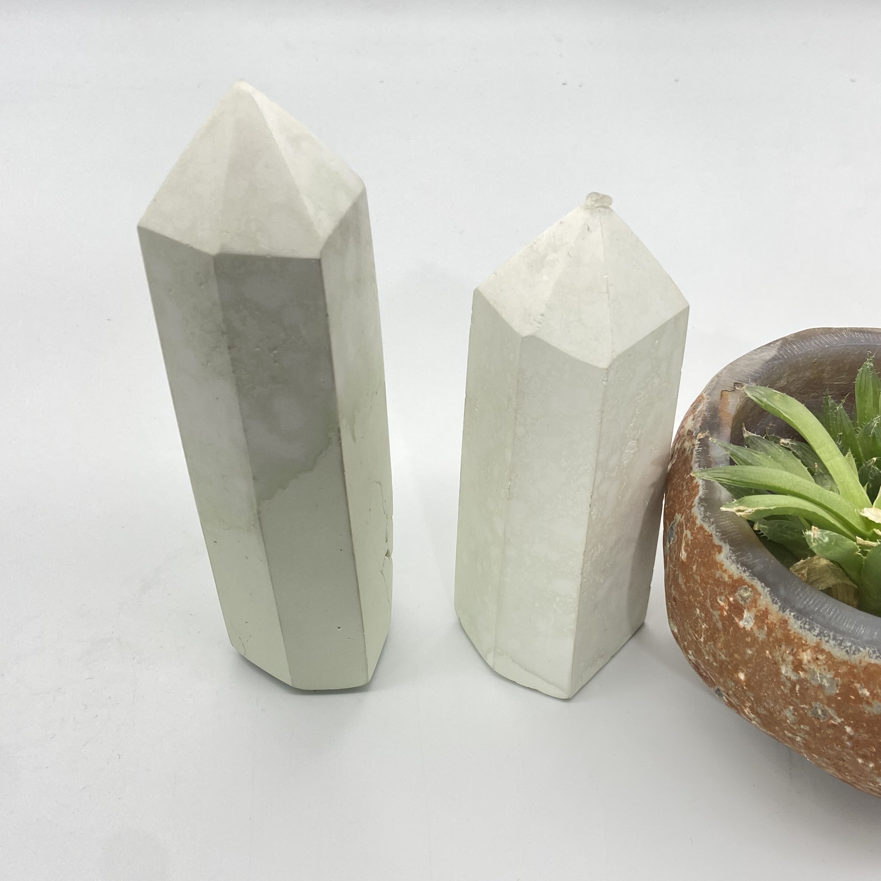 Polished crystal quartz points tower natural healing white Lemon pine crystal tower large for Craft decoration