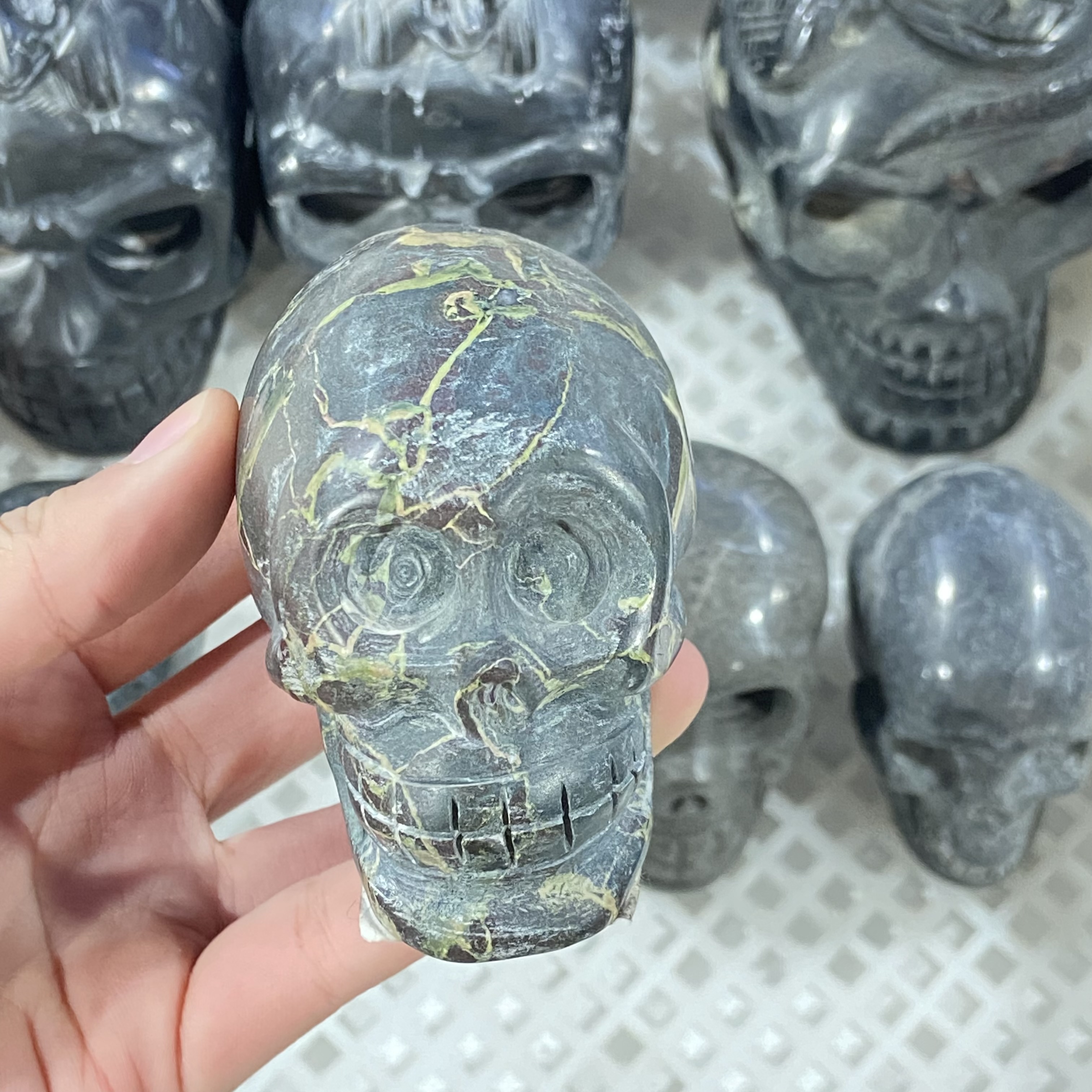 Home Decoration Crystal Crafts Wholesale Bulk Hand Carved Natural Healing Big Size Crystal Jade Skulls