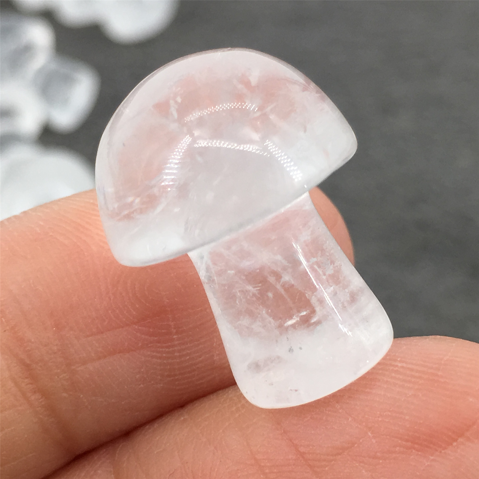 Hot Sale Crystal Healing Stone Natural GemStone Mini Transparent Crystal Mushroom Carving Craft