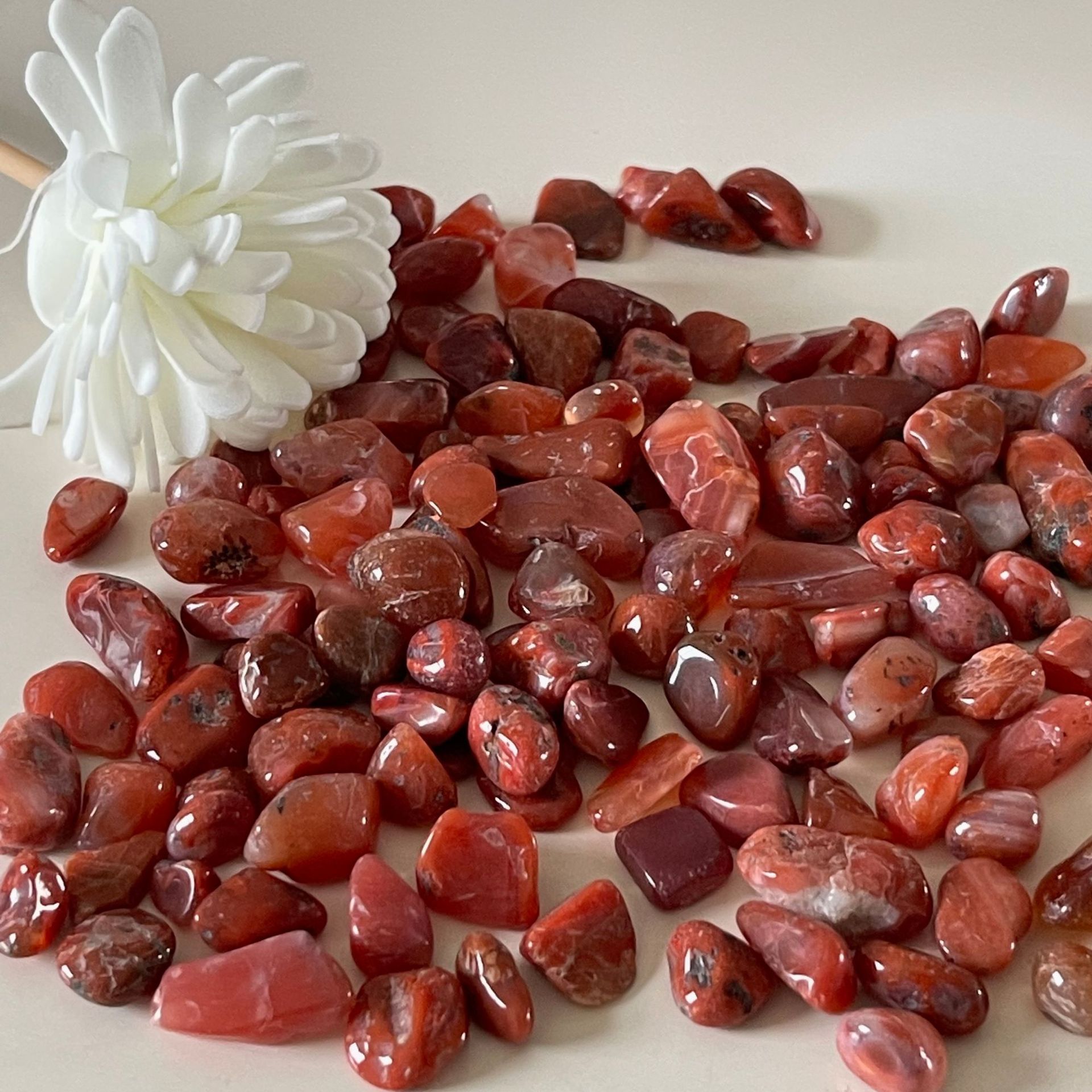 Best Selling natural quartz raw stones South red polishing raw stone crystals healing tumble stone for fengshui