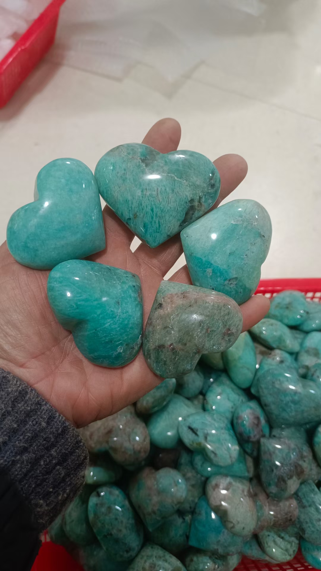 High quality natural palm stone crystals wholesale healing reiki amazonite palm stone for decoration