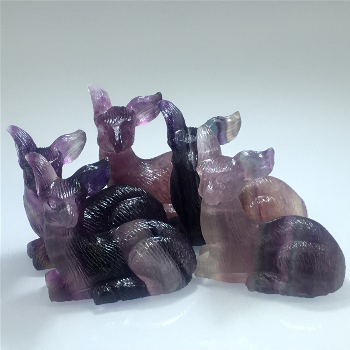 Wholesale good price Natural Crystal Stone Carved Crafts Healing Rainbow Fluorite Deer Mini Crystal Carving SAMEI JEWELRY