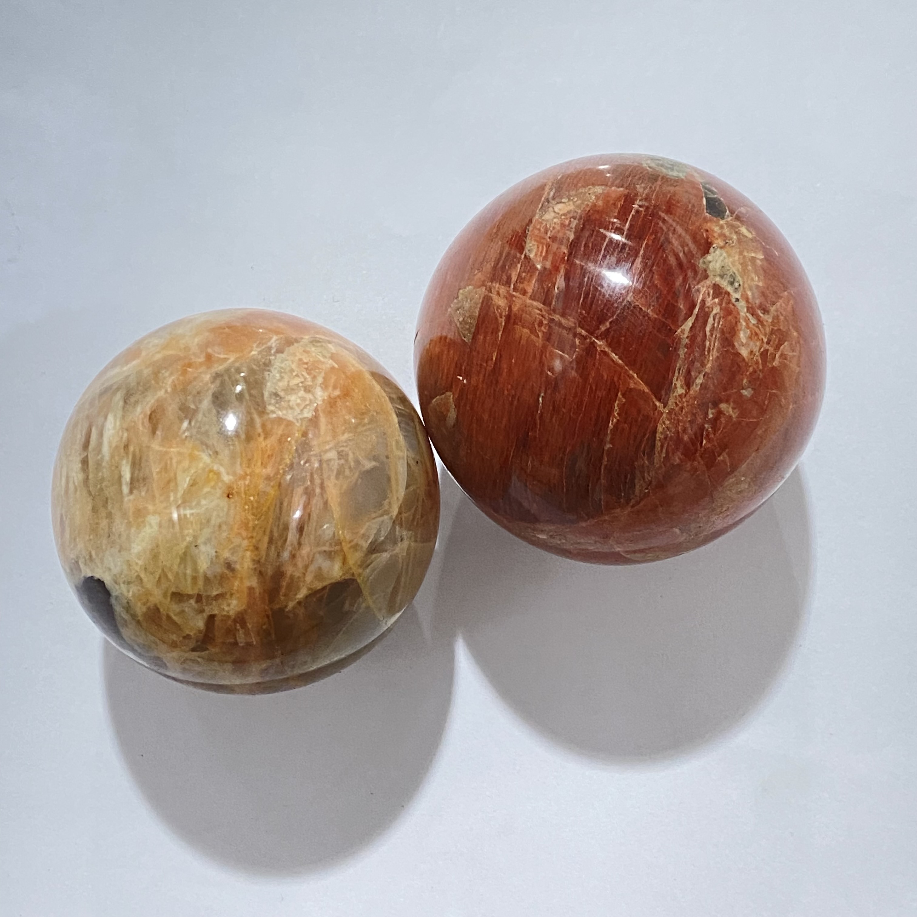 Good quality polished natural crystal sphere crafts crystal healing yellow moon ball for home decoration