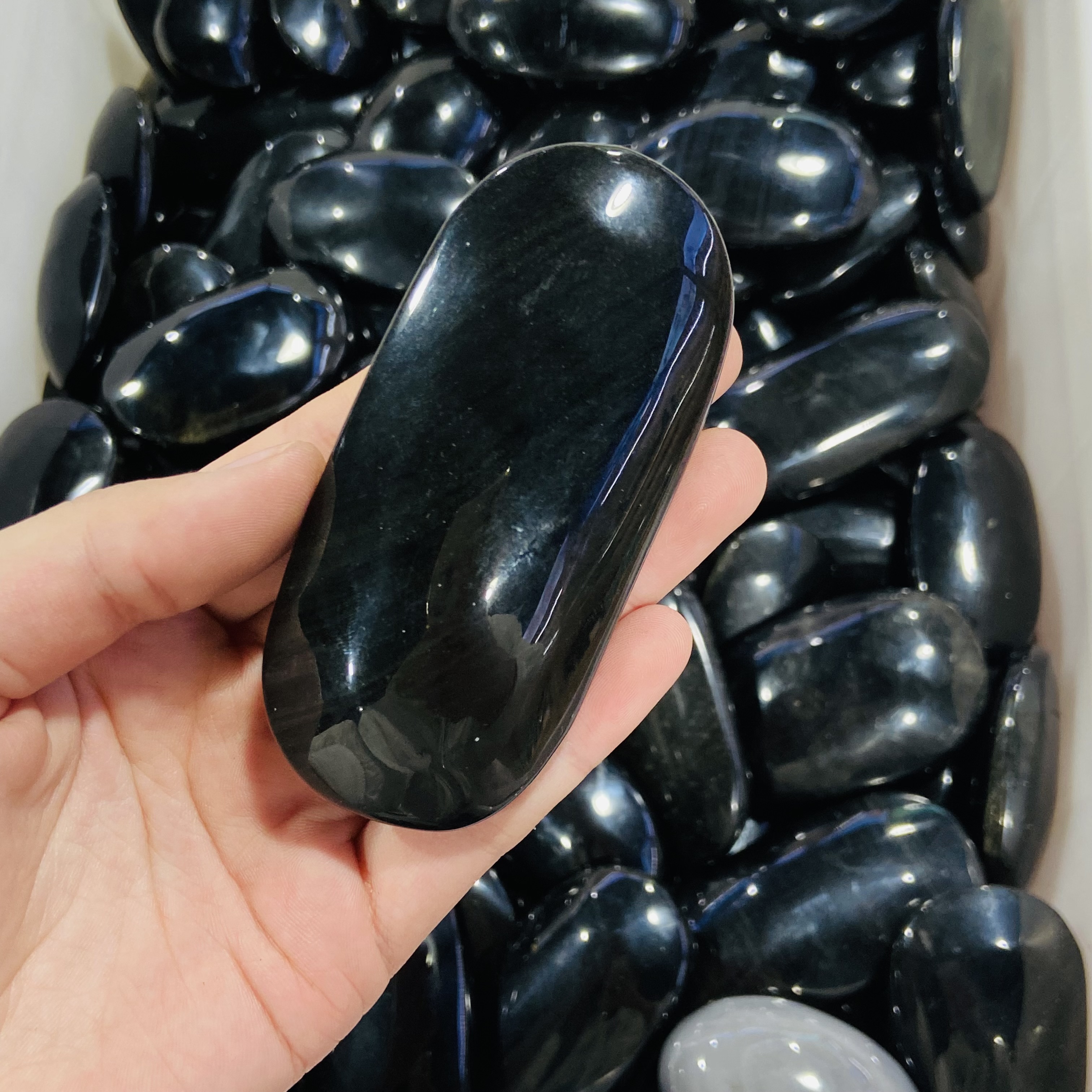 Black obsidian reiki palm stone Crystal Palm Bulk Wholesale Polished Quartz Gemstone obsidian palm stone