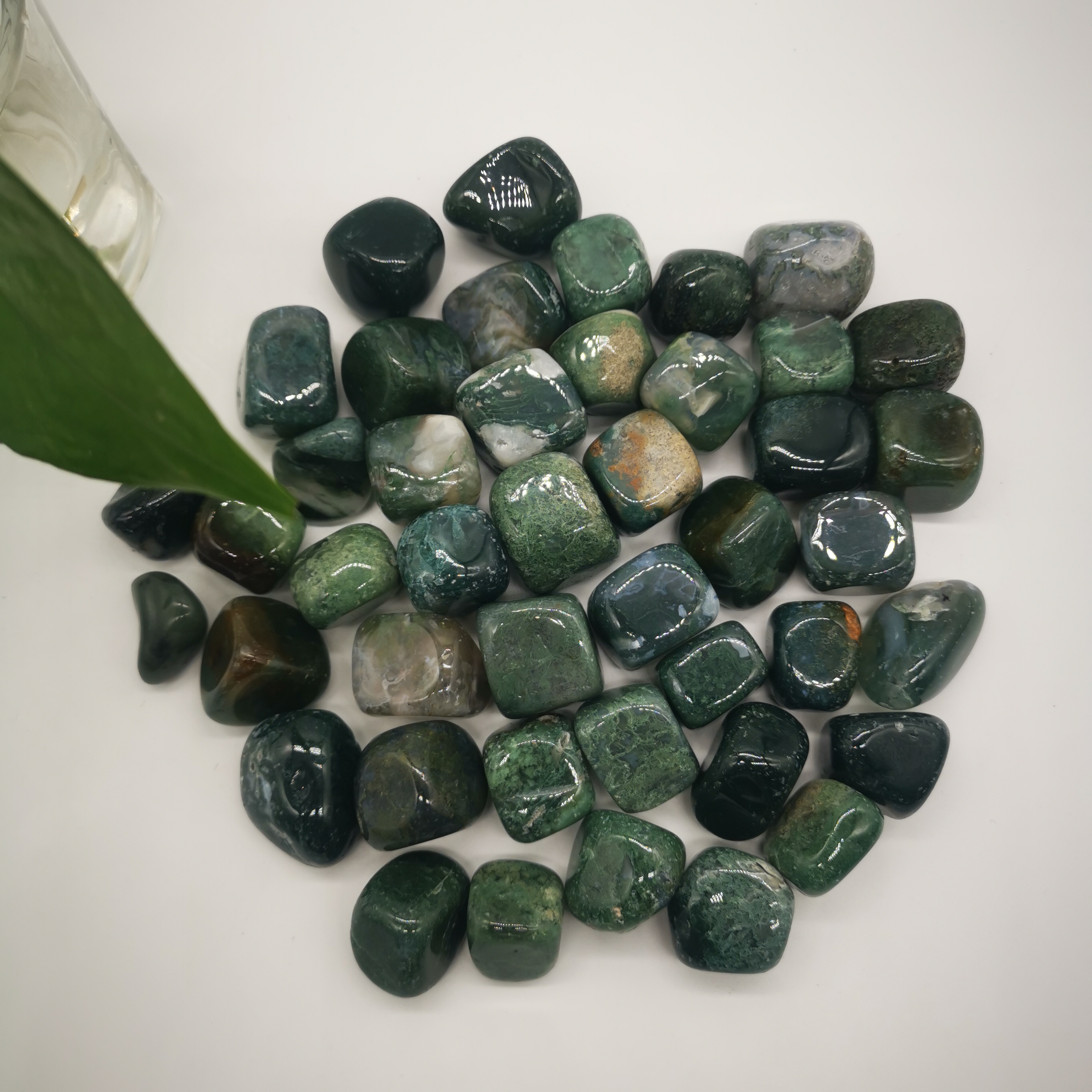 Natural Polished Green Moss Agate Gravel Bulk Wholesale Healing Crystal Aquatic agate Tumbled Stone Price For Gifts