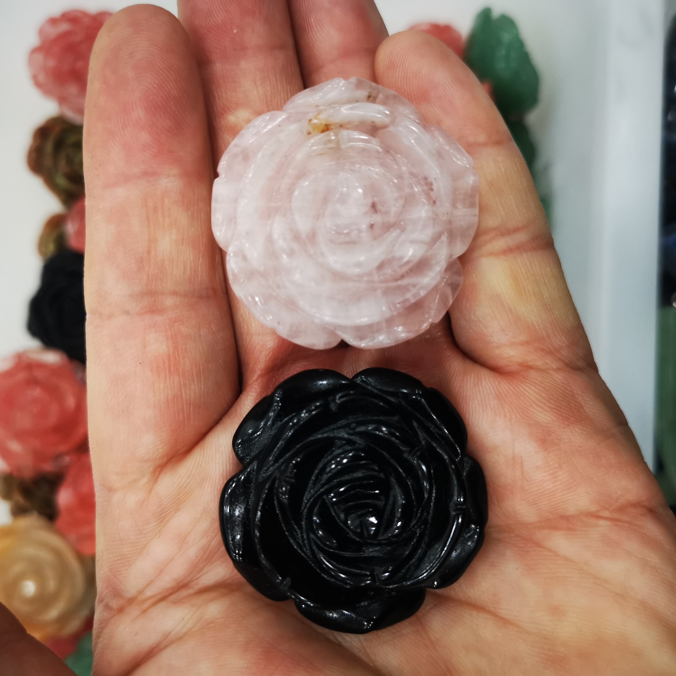 Wholesale natural rose quartz mini flower shape carved polished reiki lotus hand carving gemstone crafts for decoration