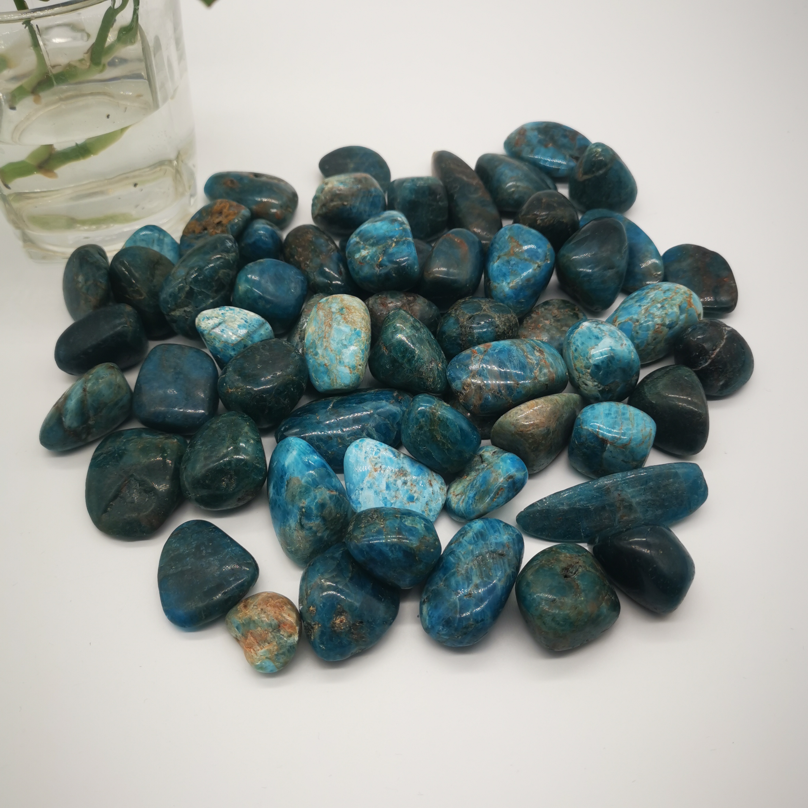 wholesale natural crystal tumbled stones gem blue phosphate crystal gravel tumbled stone healing bulk sale for decoration