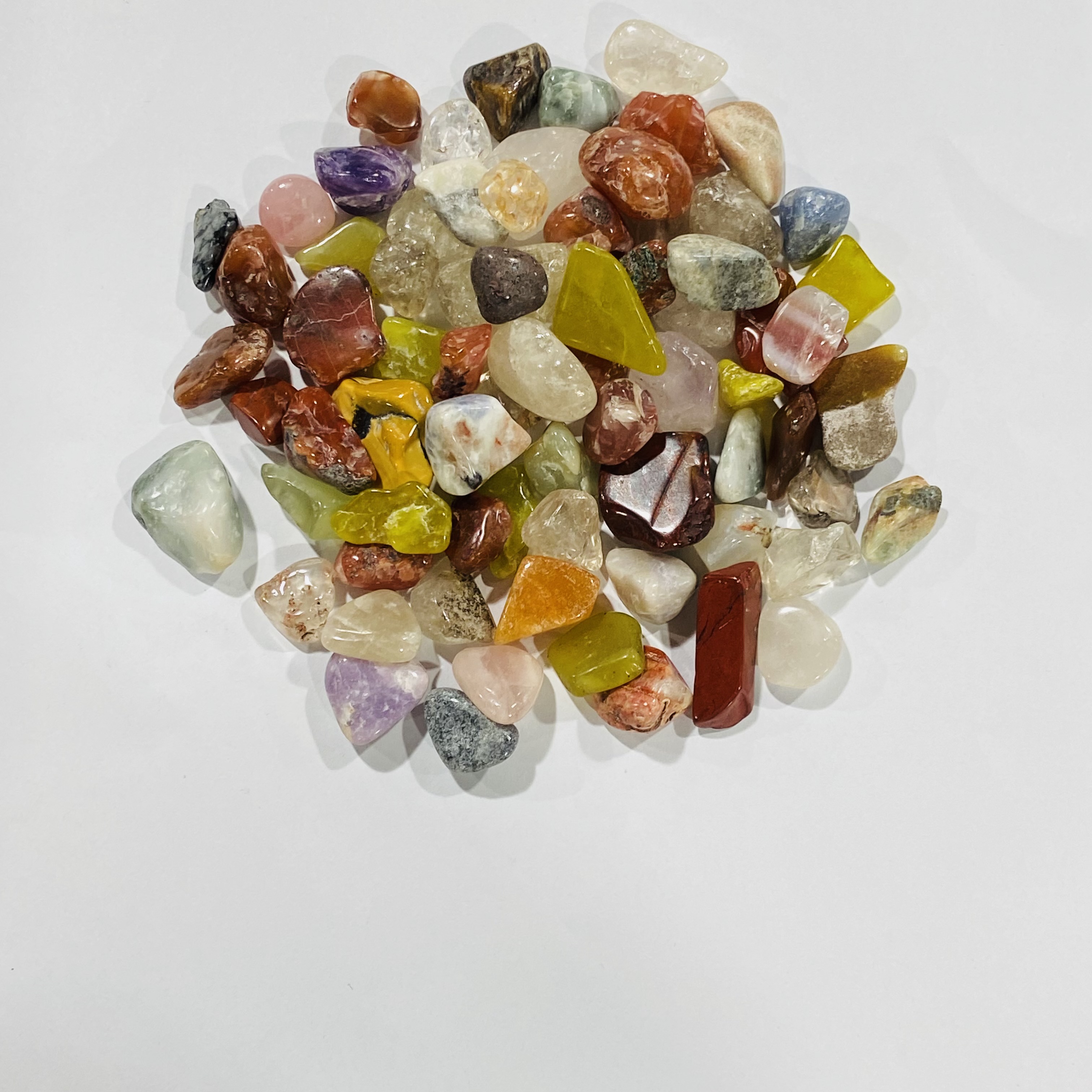 wholesale Natural crystals healing stones colourful Tumbled fengshui and healing crystal stone for decoration and gifts