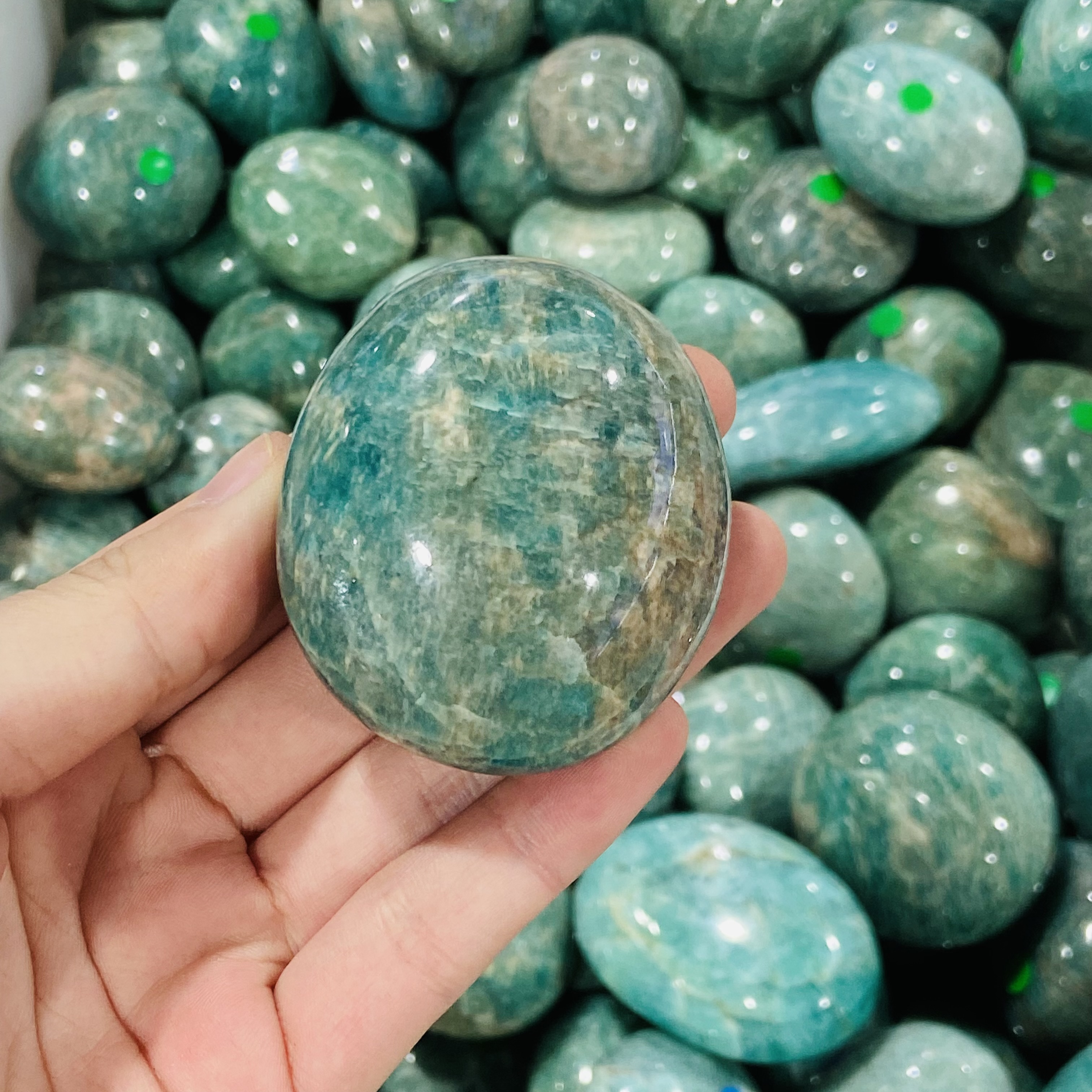 Reiki gemstones and crystals natural hot sale polishing amazonite crystal healing palm stones