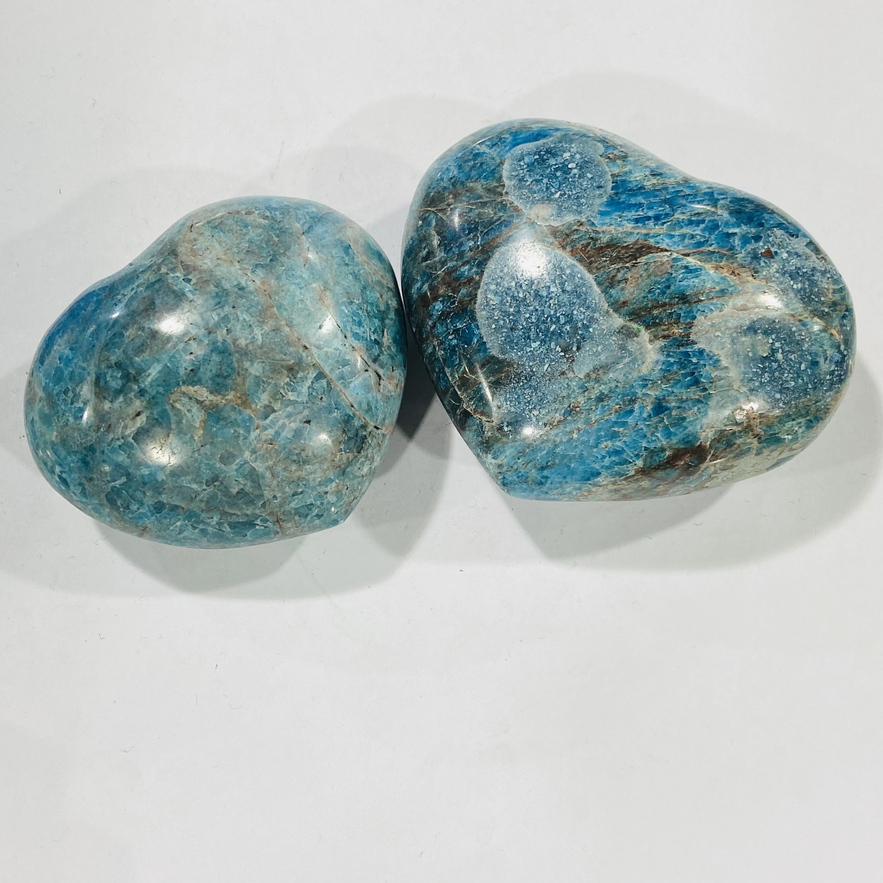 Natural crystals healing stones apatite stone Crystal hearts healing crystal for decoration and gifts