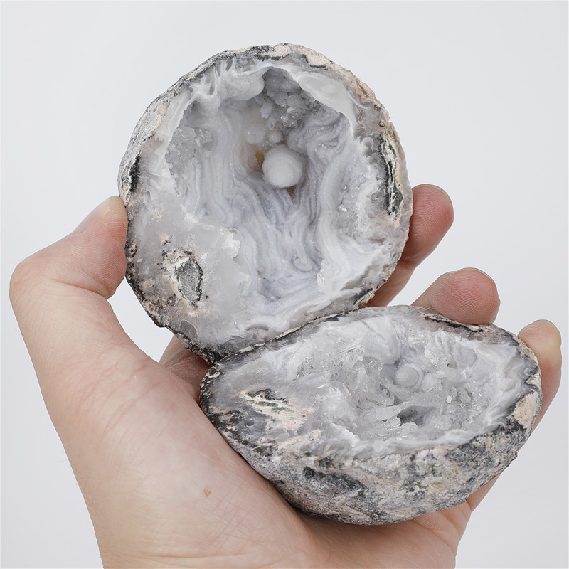 High Quality natural crystal healing stones half cut hollow agate crystal geode raw ore Gift Box