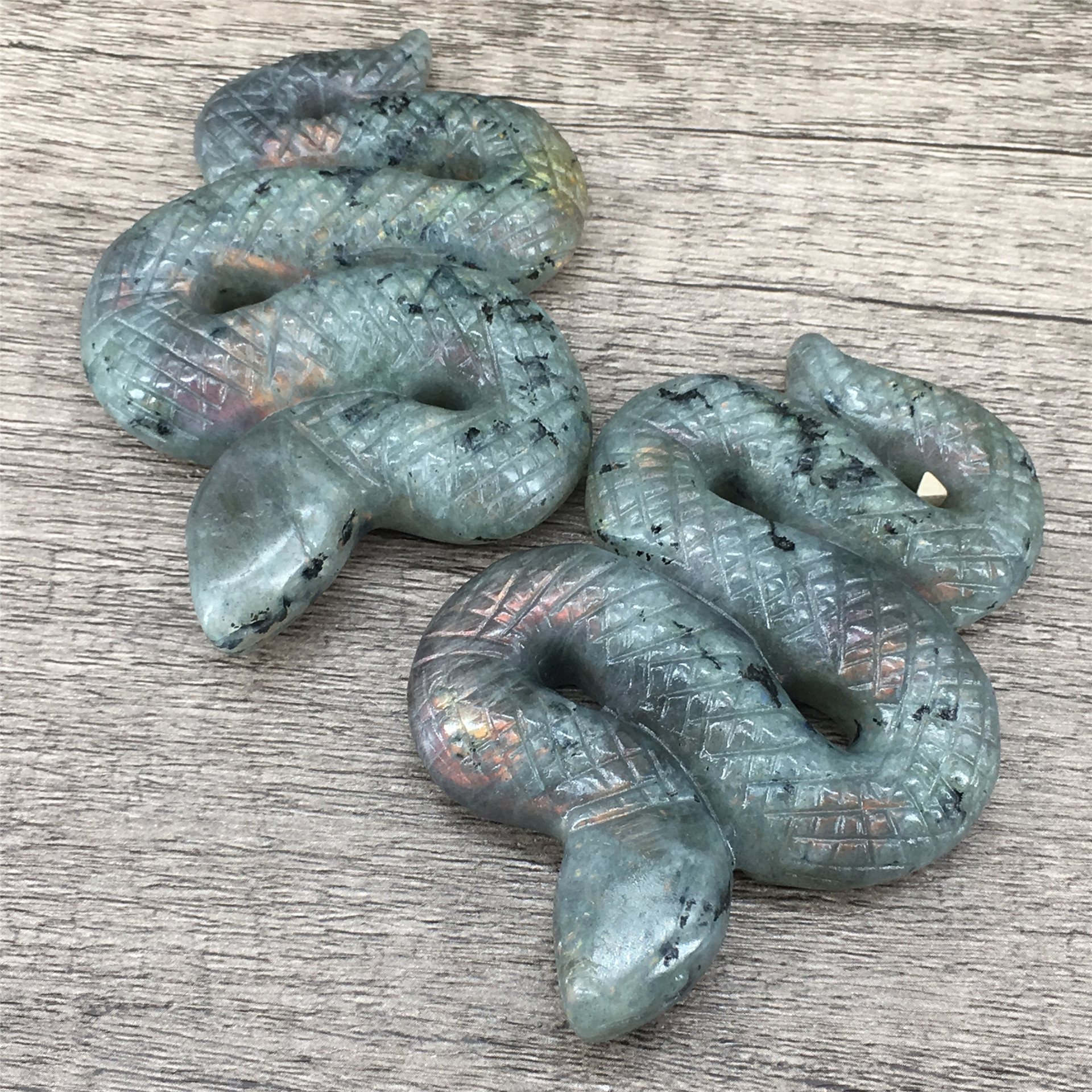 Natural hand crystal carving animal folk crafts healing energy good price 7 cm Labradorite snake decorative gift SAMEI JEWELRY