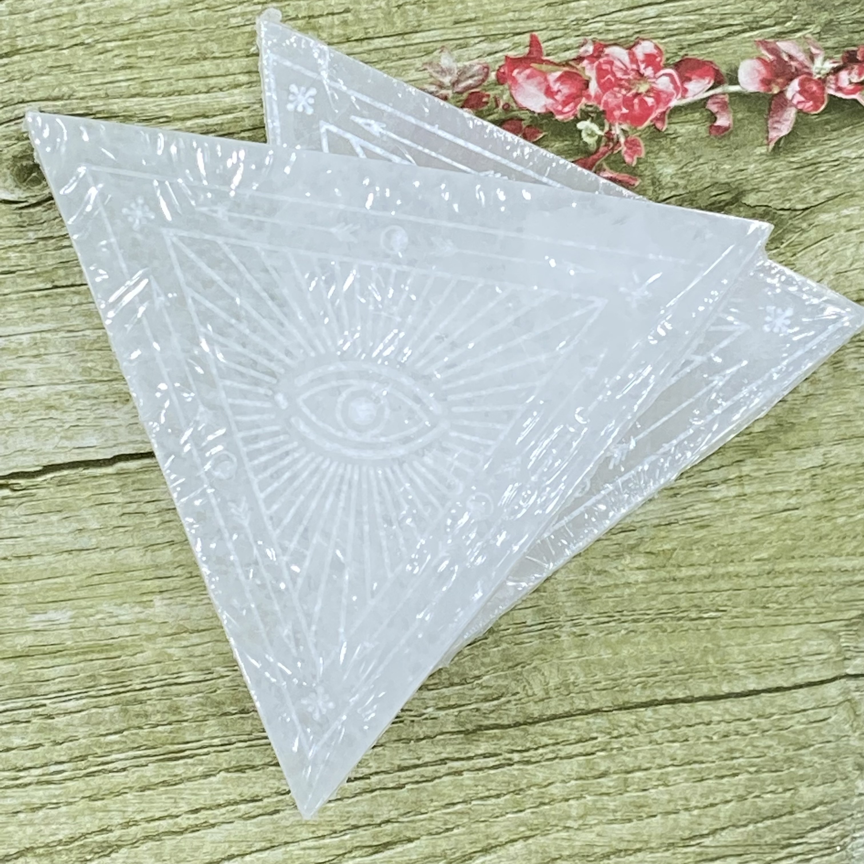 Top saling high quality triangle Selenite charging plate healing crystal Selenite stone for decoration and energy