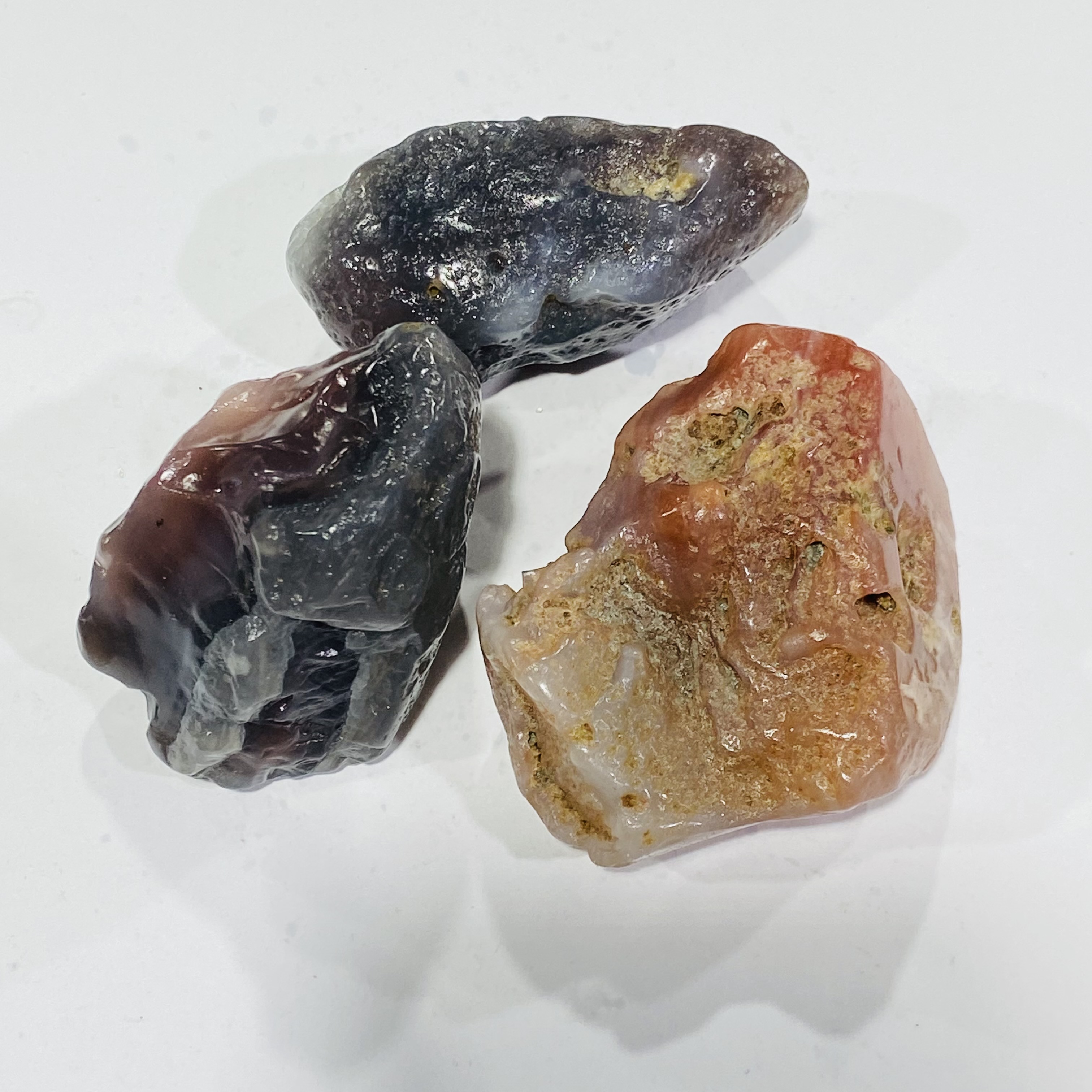 Natural raw crystals healing stones red agate raw stone fengshui and healing stone for decoration