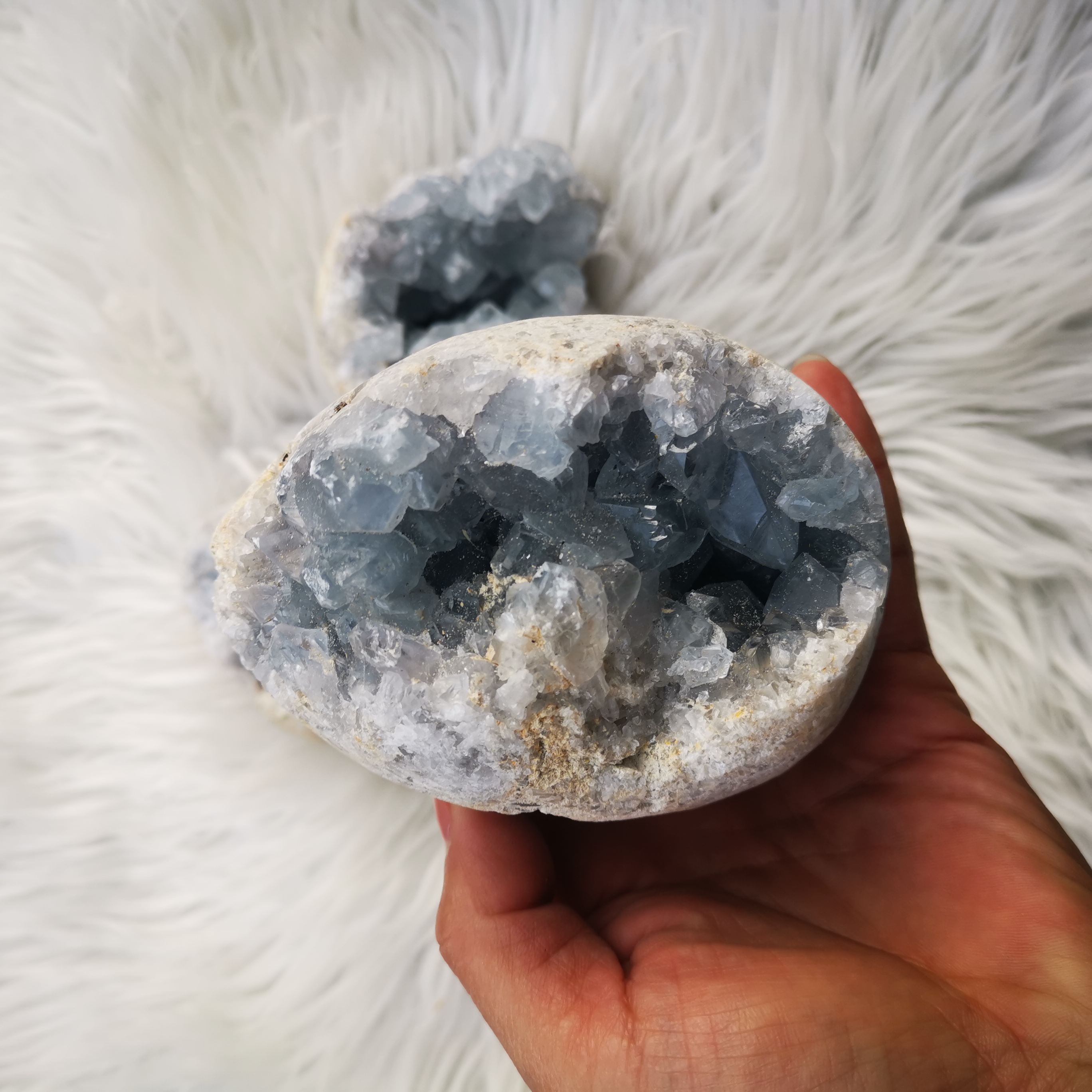 Top Quality Natural Blue Crystal Caves Crafts Wholesale Blue Crystal Geode Crystal Cluster For Home Decoration