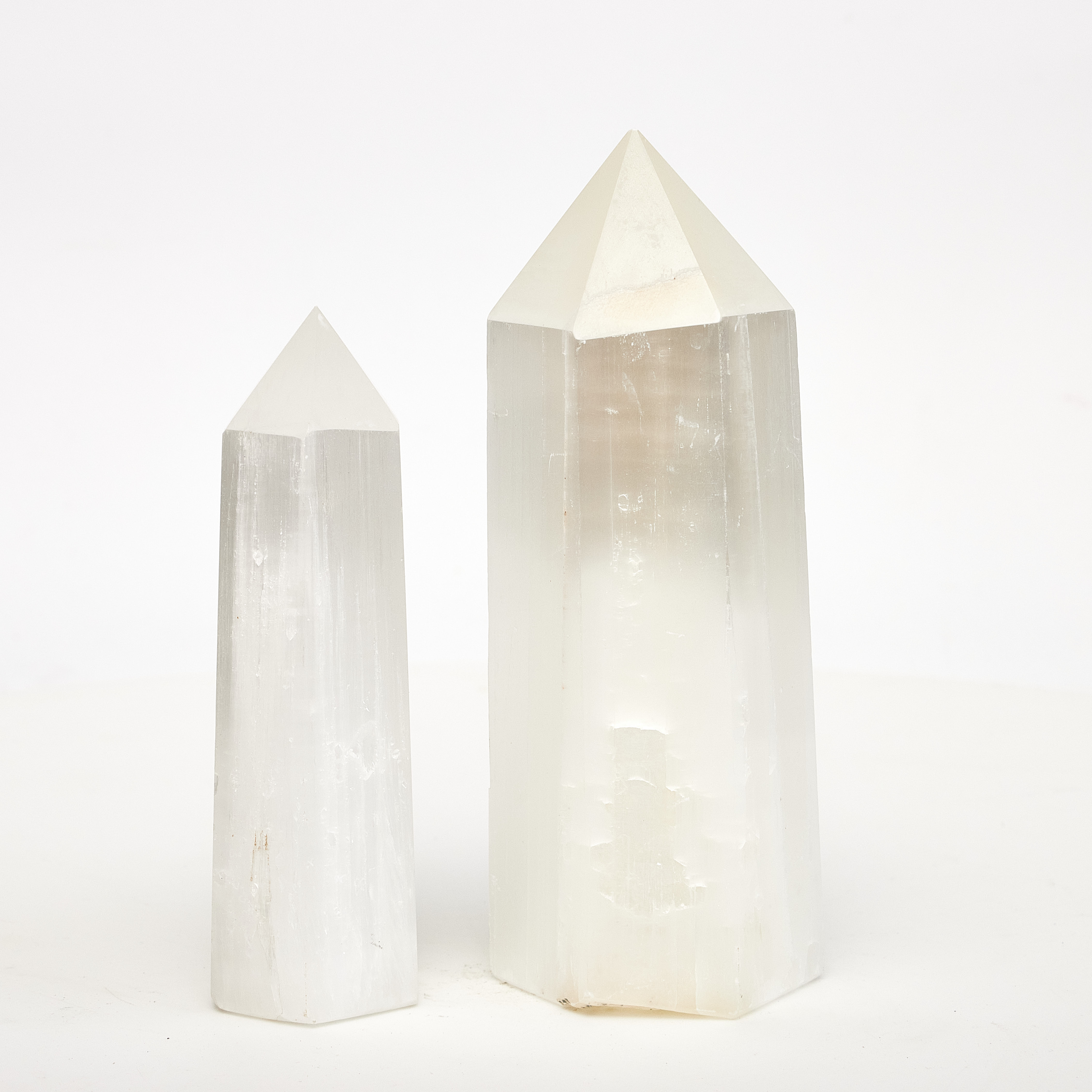 Hot sale Natural crystals healing stones tower selenite point fengshui and healing crystal stone for decoration and gifts