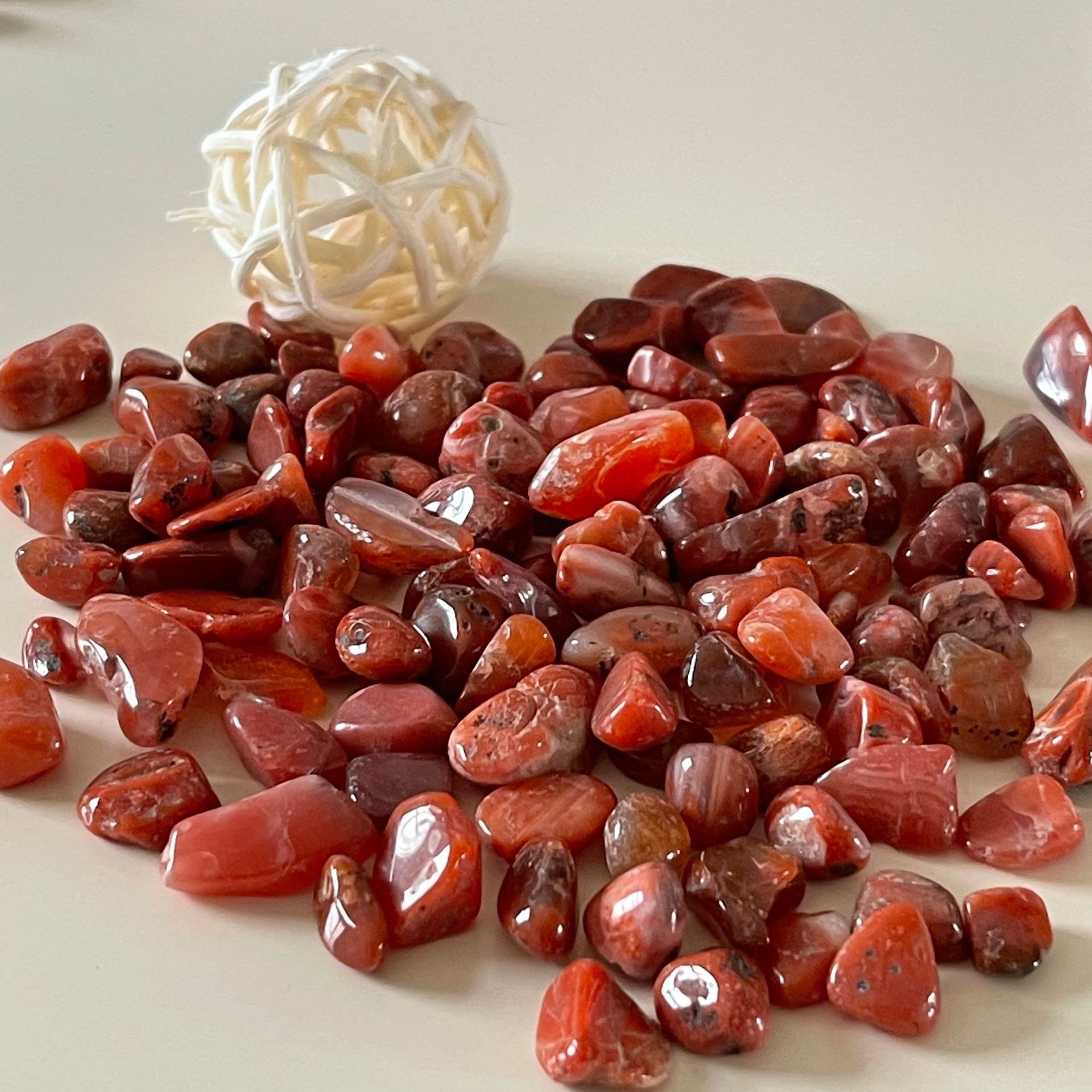 Best Selling natural quartz raw stones South red polishing raw stone crystals healing tumble stone for fengshui