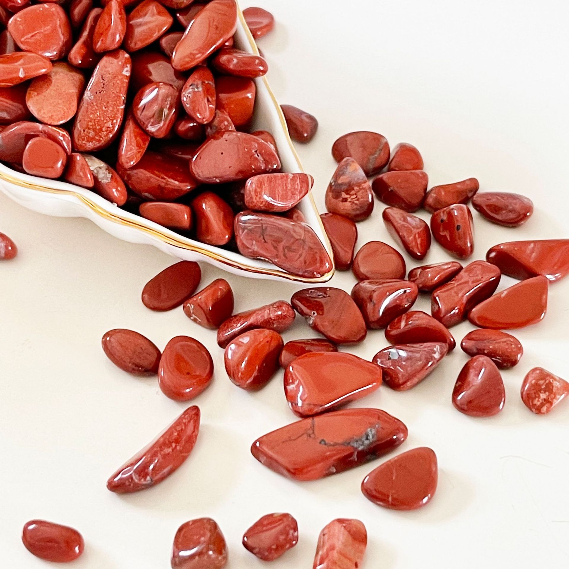 Hot sale crystals wholesale bulk tumbled stone Natural Healing Red jasper Crystal Tumbled Stones Gravel