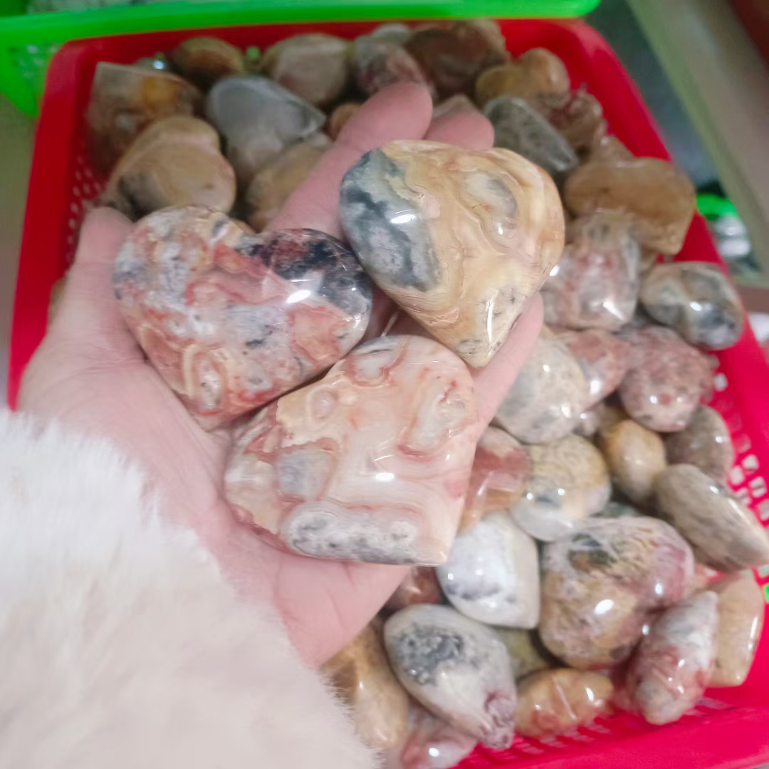 Heart crystals palm stone natural polishing crazy lace agate heart shape quartz crystal palm stone for home decoration