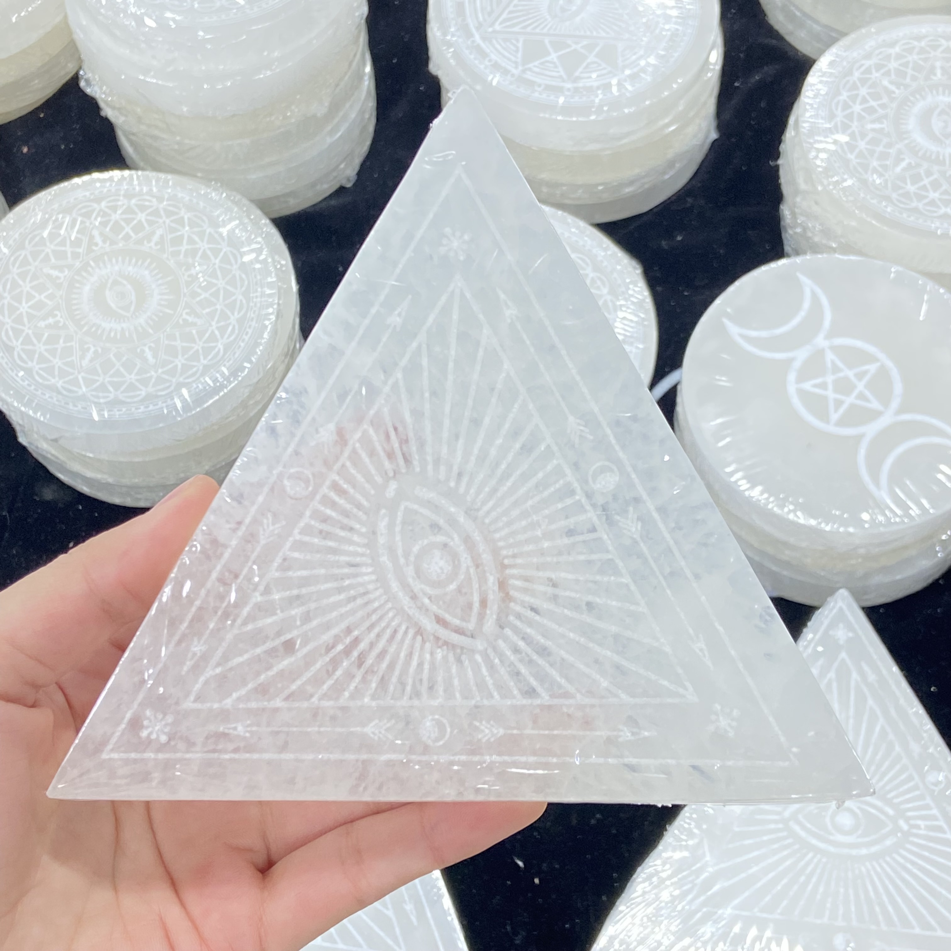 Top saling high quality triangle Selenite charging plate healing crystal Selenite stone for decoration and energy