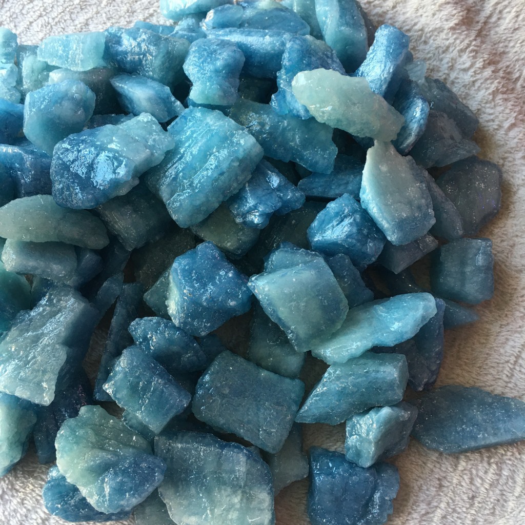 High quality bulk raw stones healing crystal natural rough aquamarine gemstone wholesale for decoration