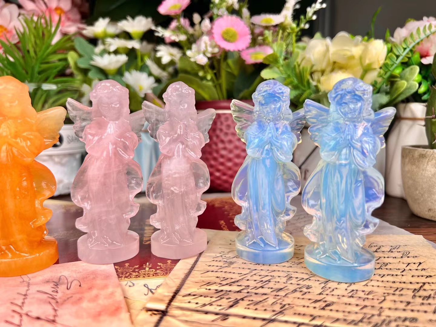 Hot sale natural stone crystal carved angel crafts healing reiki mini prayer girl angel crystal carving gemstone for decoration